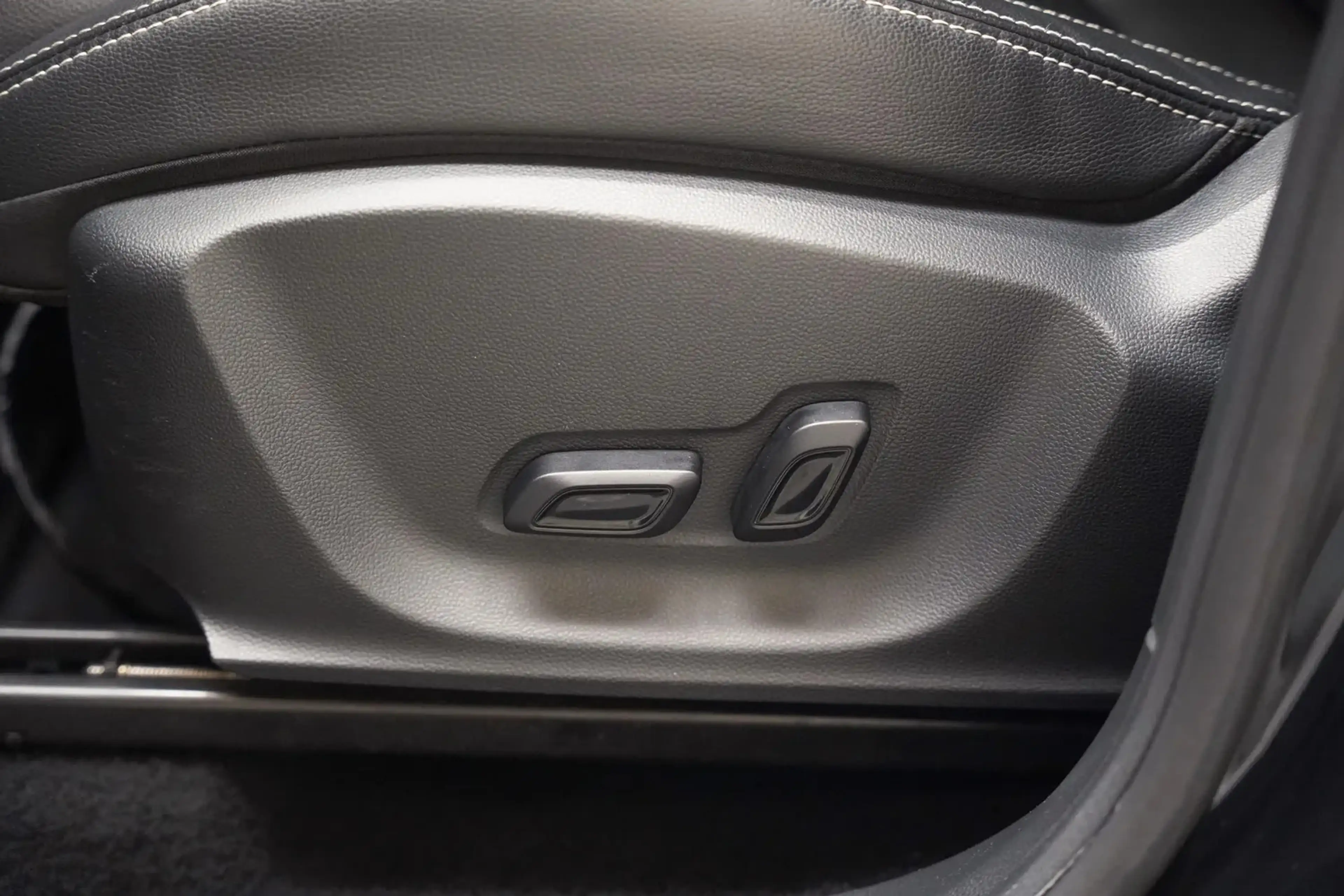 MG ZS EV Luxury 45 kWh [ Panoramadak Adapt. cruise Navi — photo 14