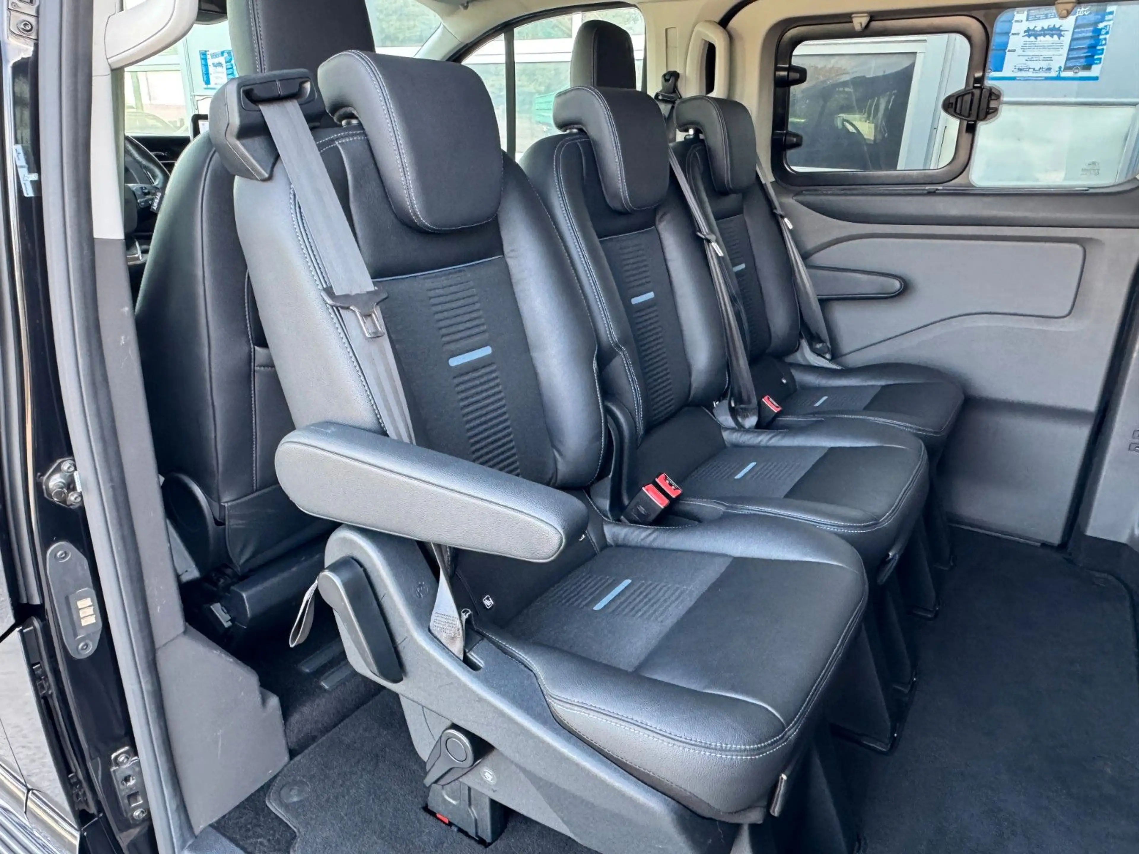 Ford Tourneo Custom 320 L1 Active*Aut.*AHK*ACC* — photo 28