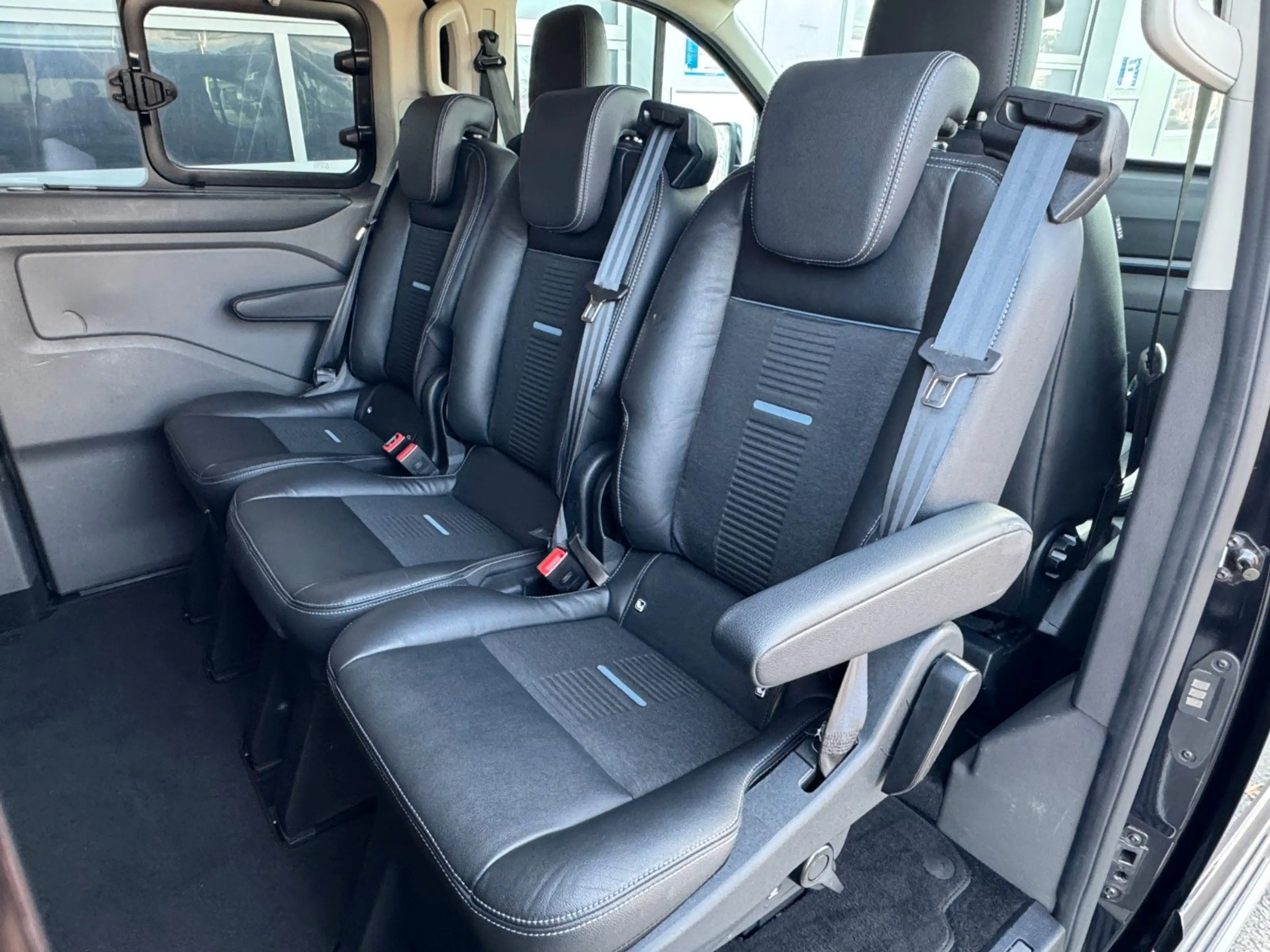 Ford Tourneo Custom 320 L1 Active*Aut.*AHK*ACC* — photo 33
