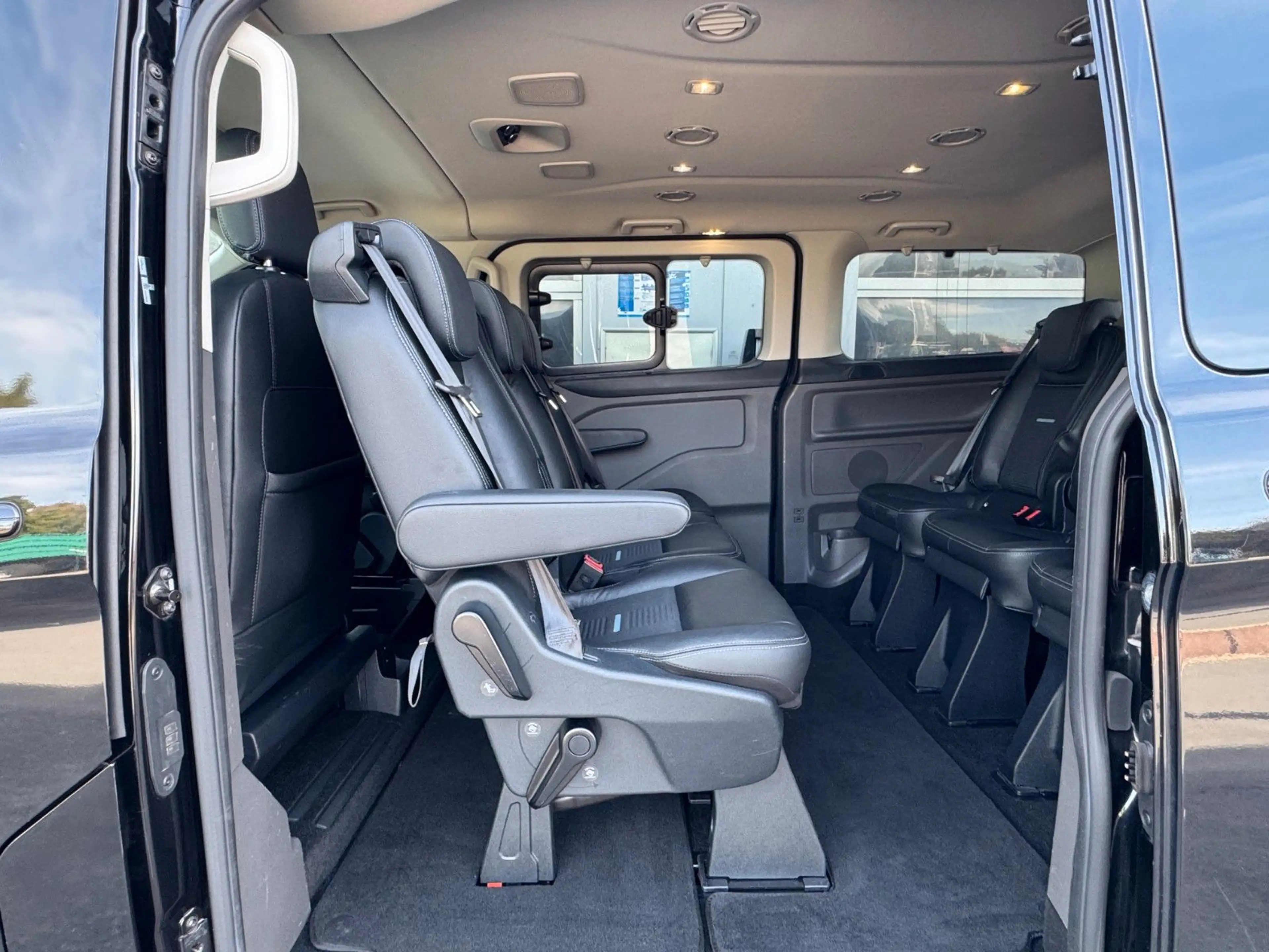 Ford Tourneo Custom 320 L1 Active*Aut.*AHK*ACC* — photo 31