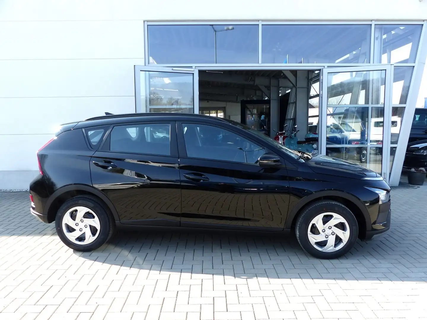 Hyundai BAYON FL (MY25) 1,0TGDI 6-MT 2WD Select Nero - 2
