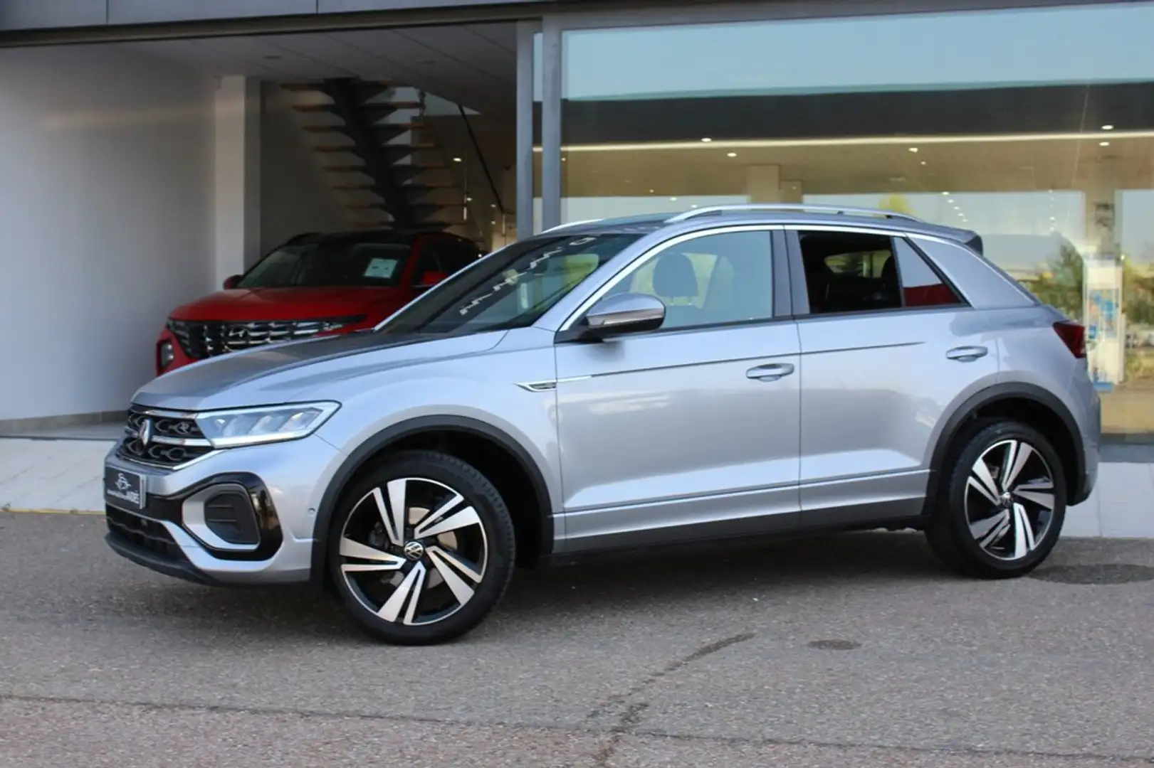 Volkswagen T-Roc 1.5 TSI R-Line kW DSG7 110KW Gris - 2