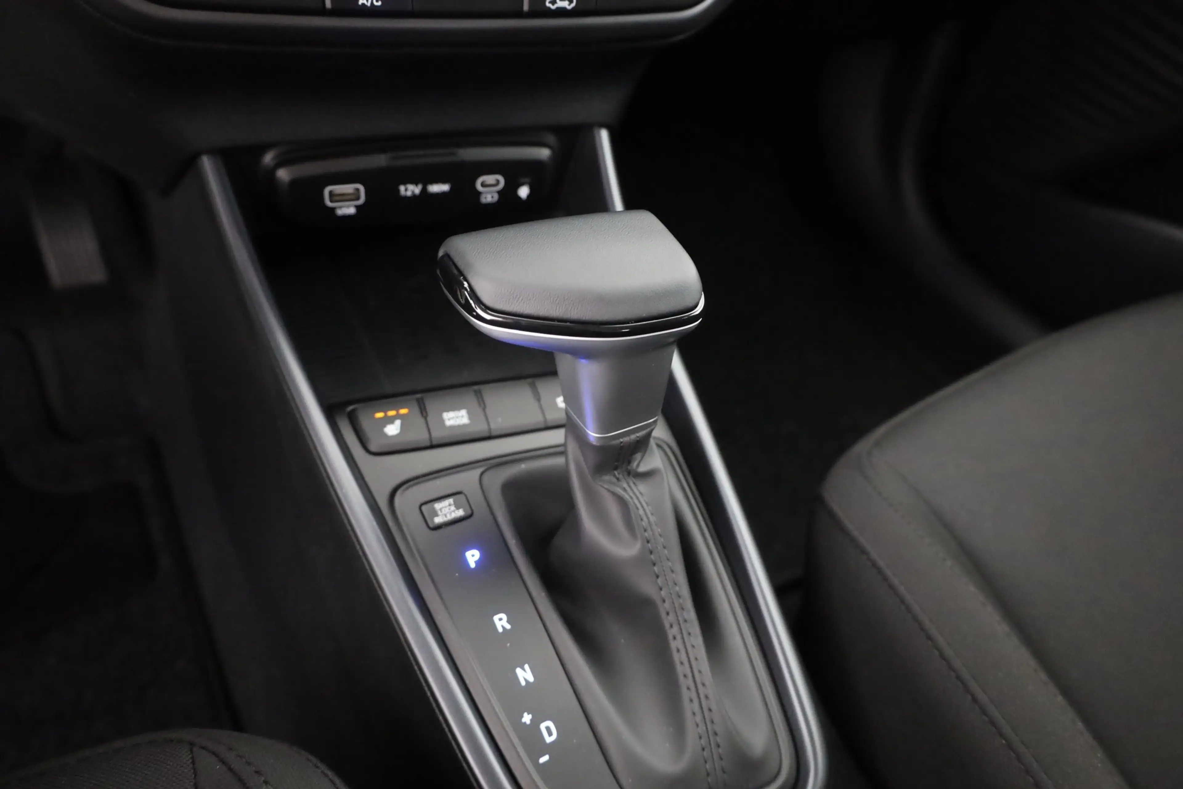 Hyundai i20 1.0 T-GDI Aut. LED Navi Kamera Sitzheizung — photo 14
