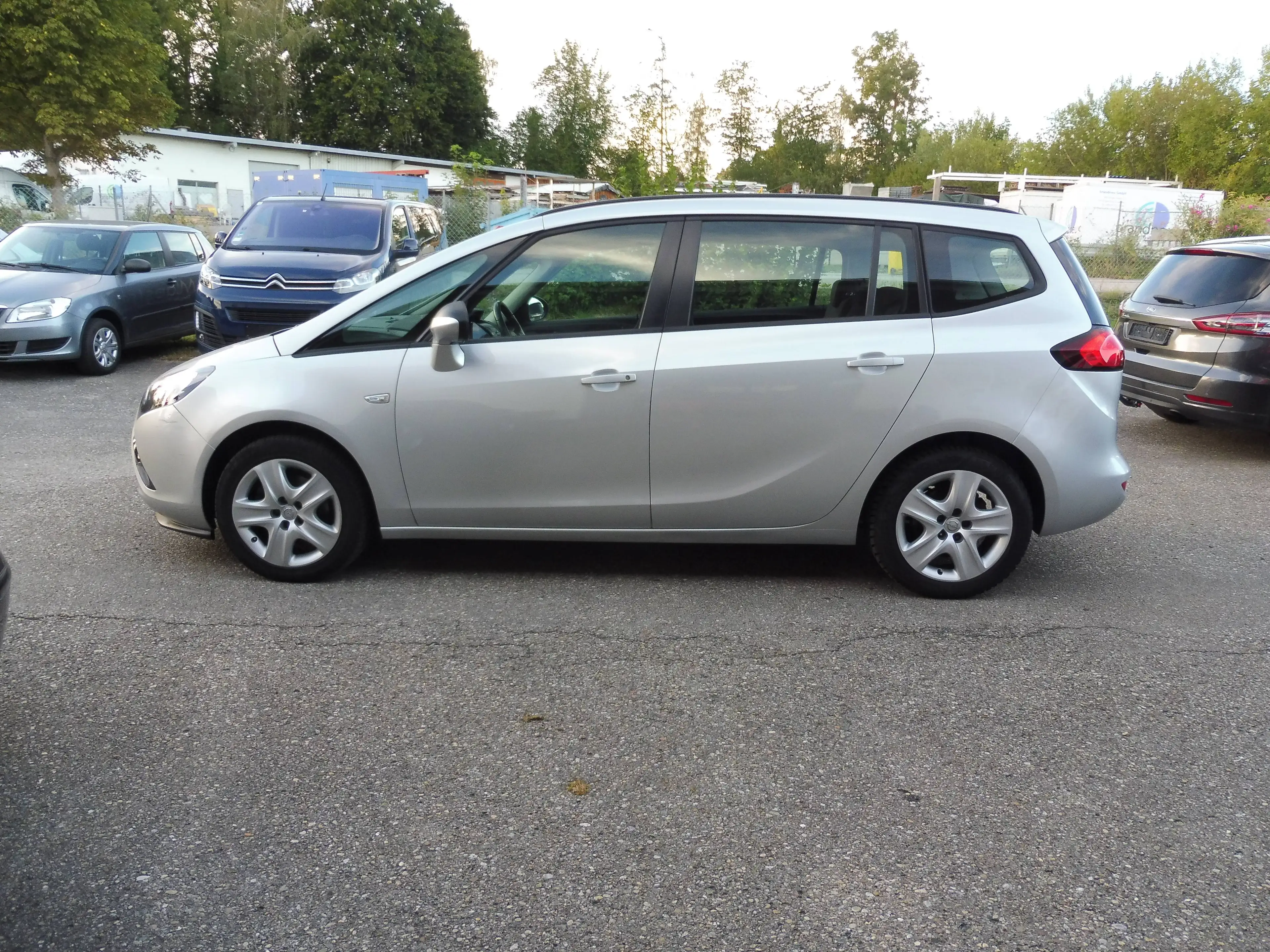 Opel Zafira Tourer Edition / NAVI / PDC / AUS 2. HAND