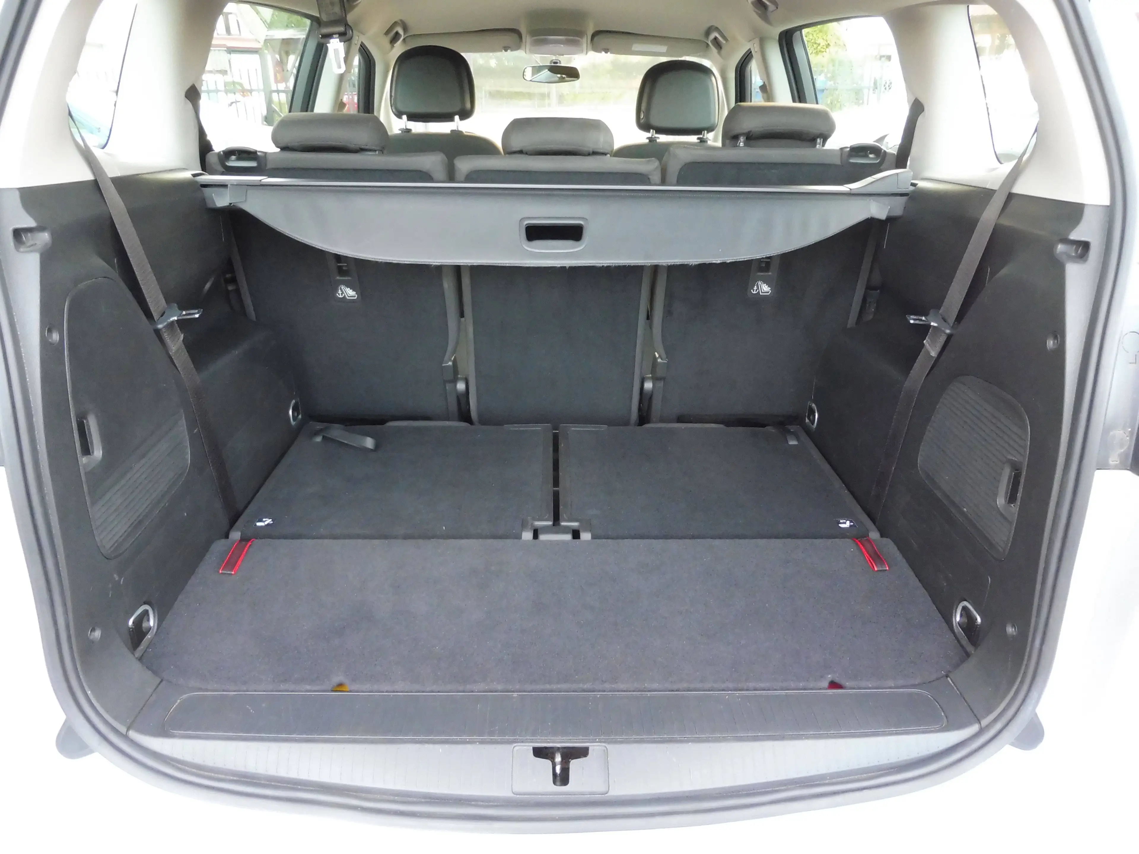 Opel Zafira Tourer Edition / NAVI / PDC / AUS 2. HAND — photo 9