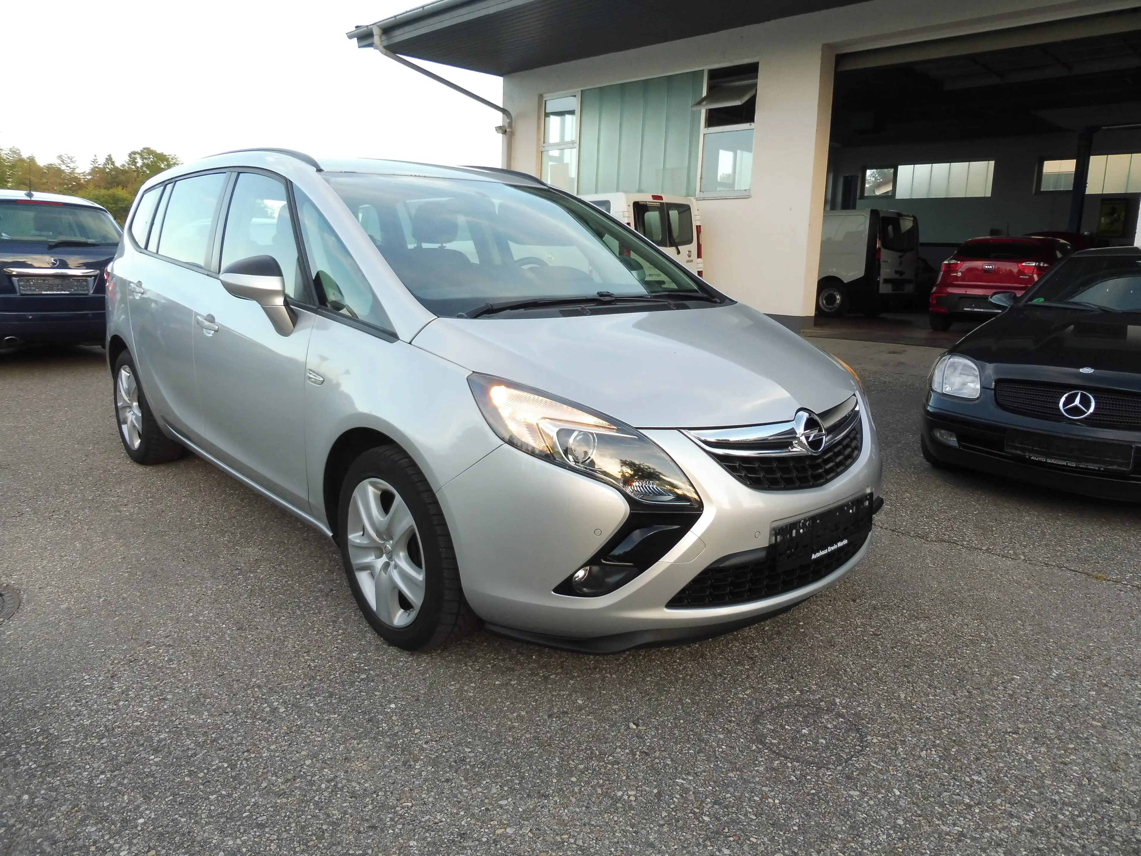 Opel Zafira Tourer Edition / NAVI / PDC / AUS 2. HAND — photo 4