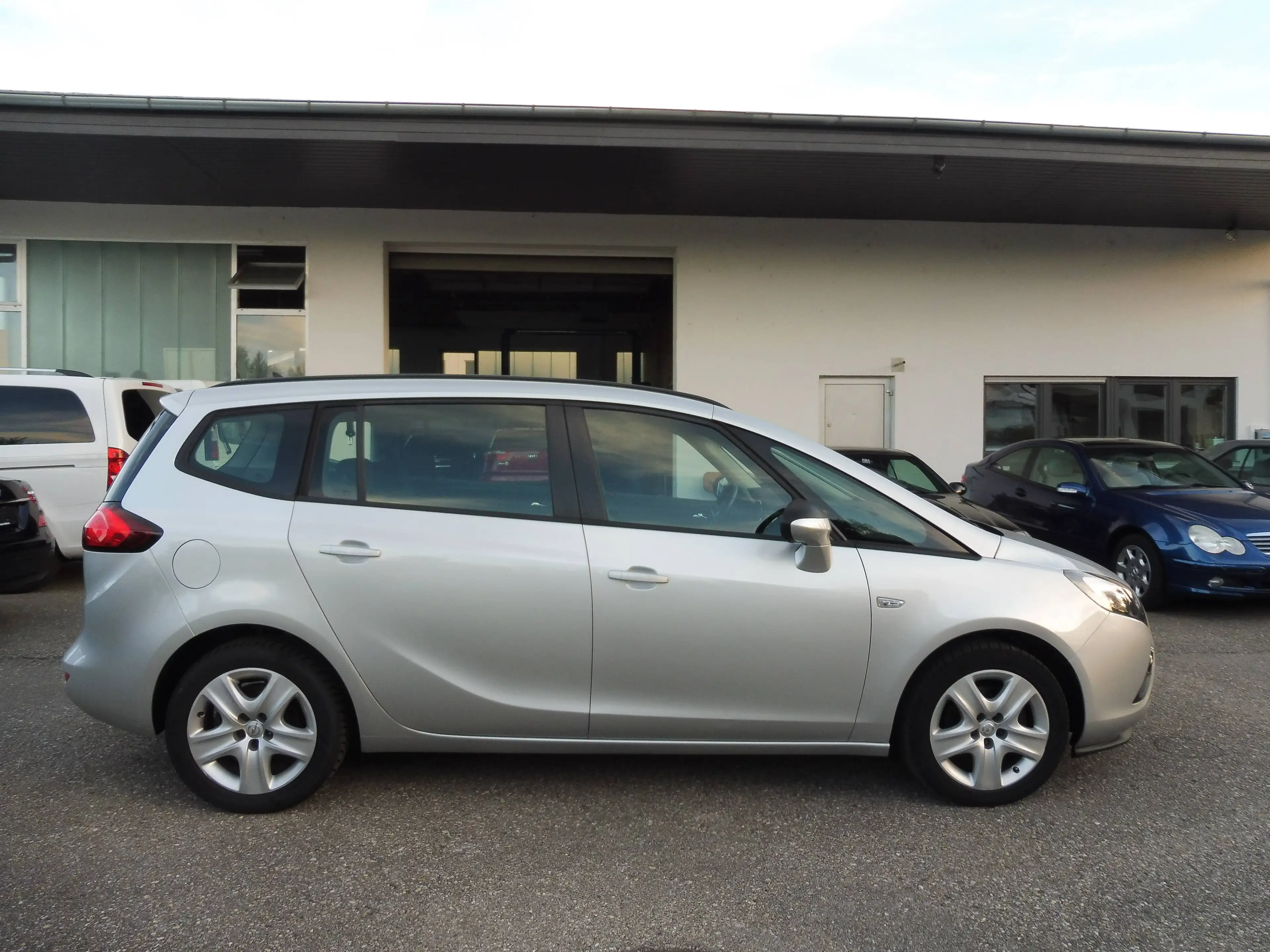 Opel Zafira Tourer Edition / NAVI / PDC / AUS 2. HAND — photo 5