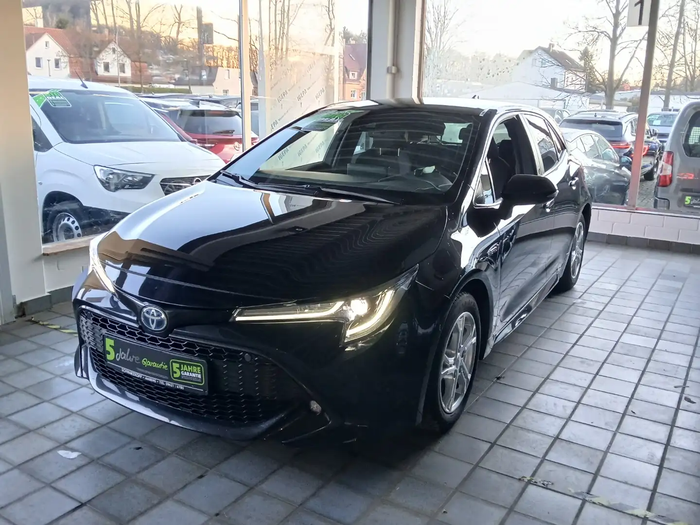 Toyota Corolla 1.8T Fin. ab 2,99% WirelessCharg.,Navi Schwarz - 2
