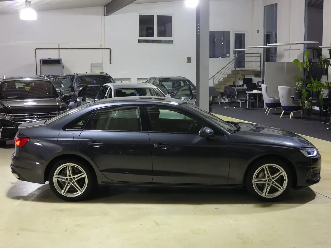 Audi A4 40 TDI 2.0 SCR quattro S tronic advanced AHK, миниатюра 13