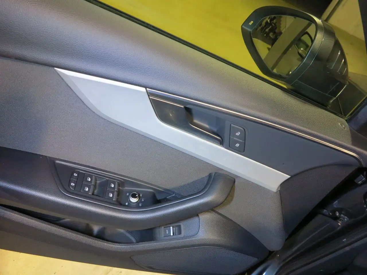 Audi A4 40 TDI 2.0 SCR quattro S tronic advanced AHK, миниатюра 22
