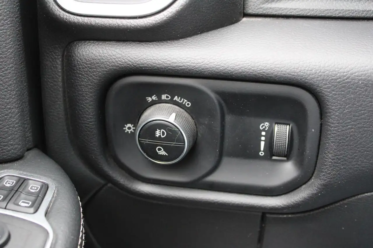 RAM 3500 снимка RAM 3500