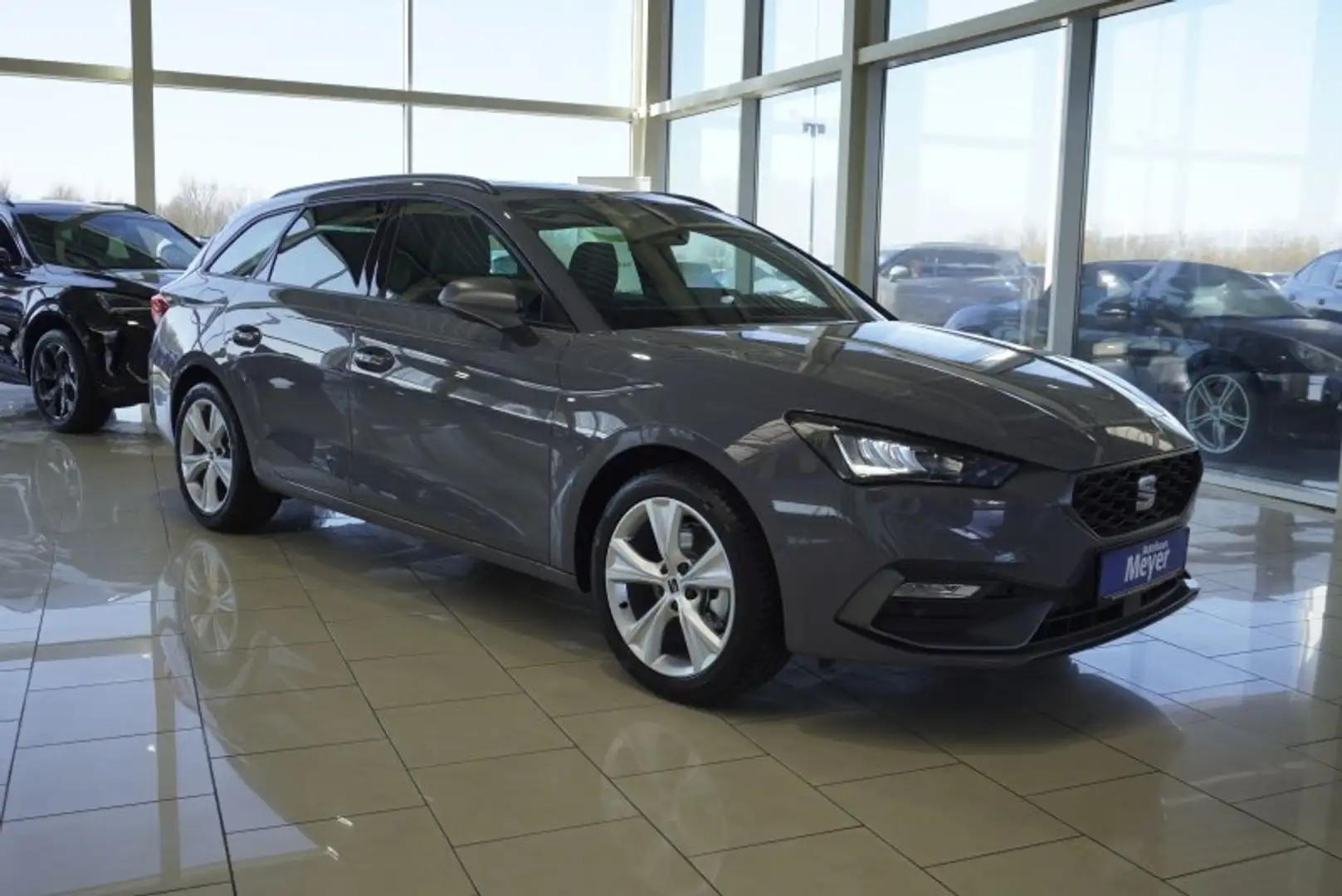 SEAT Leon ST FR 1,5 eTSI DSG Pano/Navi/Kamera/ACC/el.Klappe Grau - 2