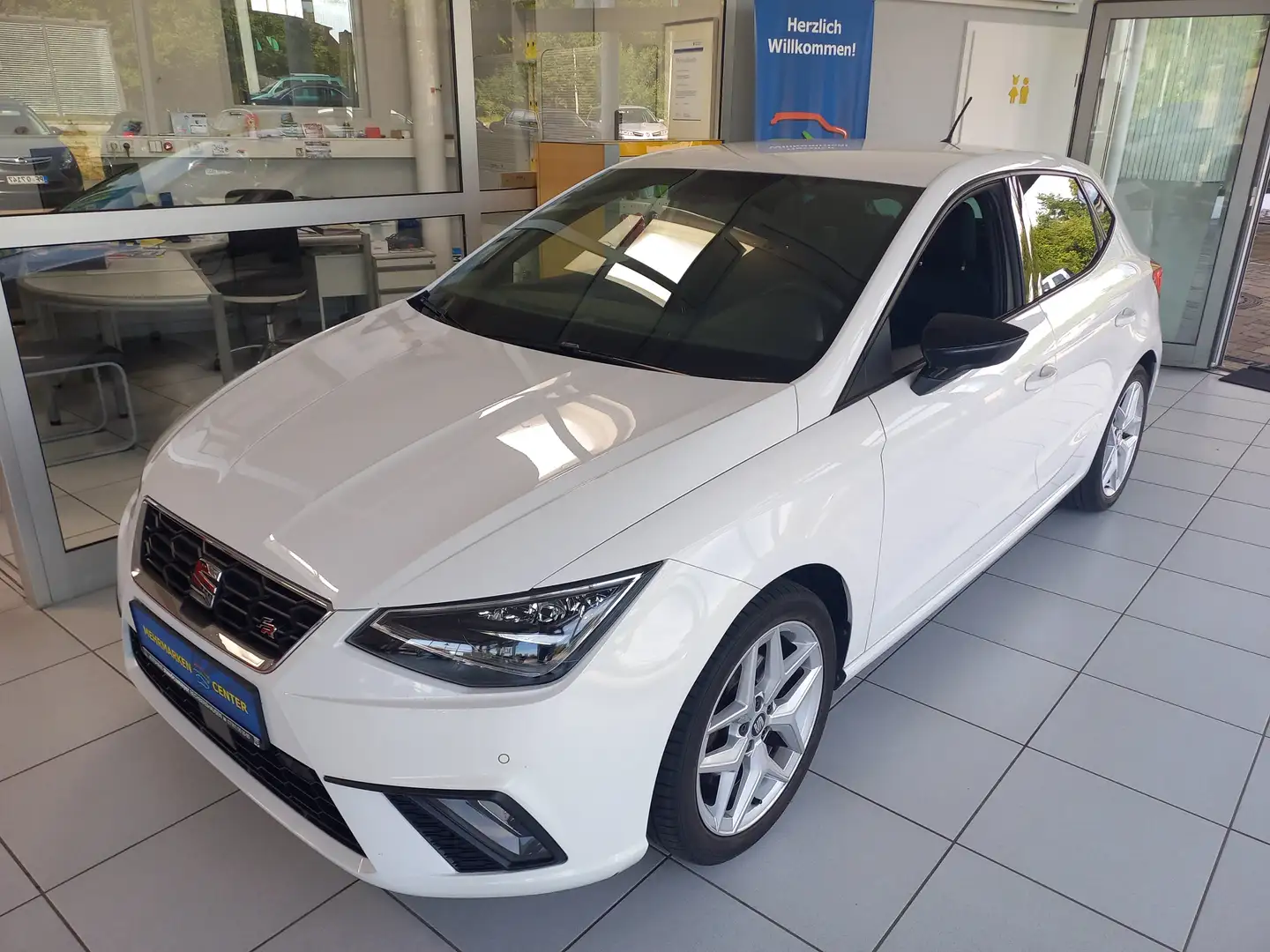 SEAT Ibiza FR Weiß - 1