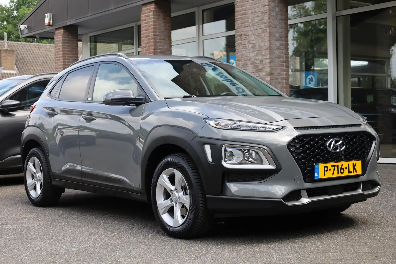 Hyundai KONA 1.0 T-GDI Comfort CARPLAY CAMERA STOEL/STUURVERW. Grijs - 2