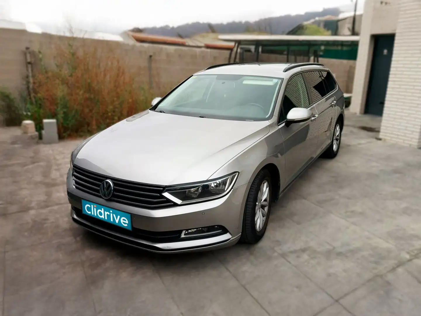 Volkswagen Passat Variant 1.6TDI Edition 88kW Gris - 2