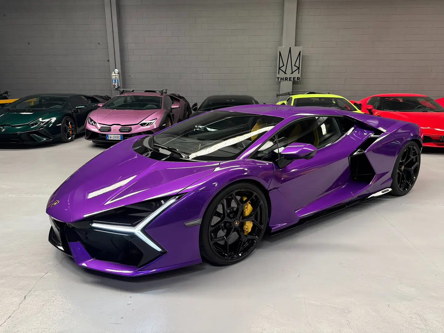 Lamborghini Revuelto Revuelto 6.5 V12 hpev / Viola Pasifae Burdeos - 2
