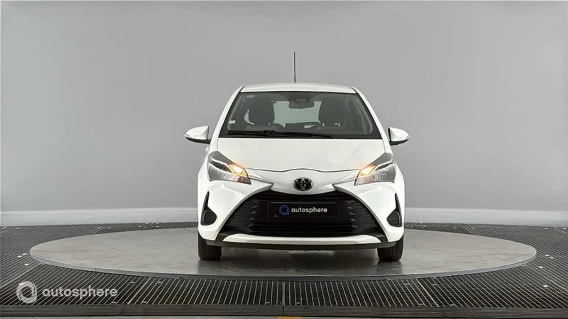 Toyota Yaris 70 VVT-i Ultimate 5p - 2