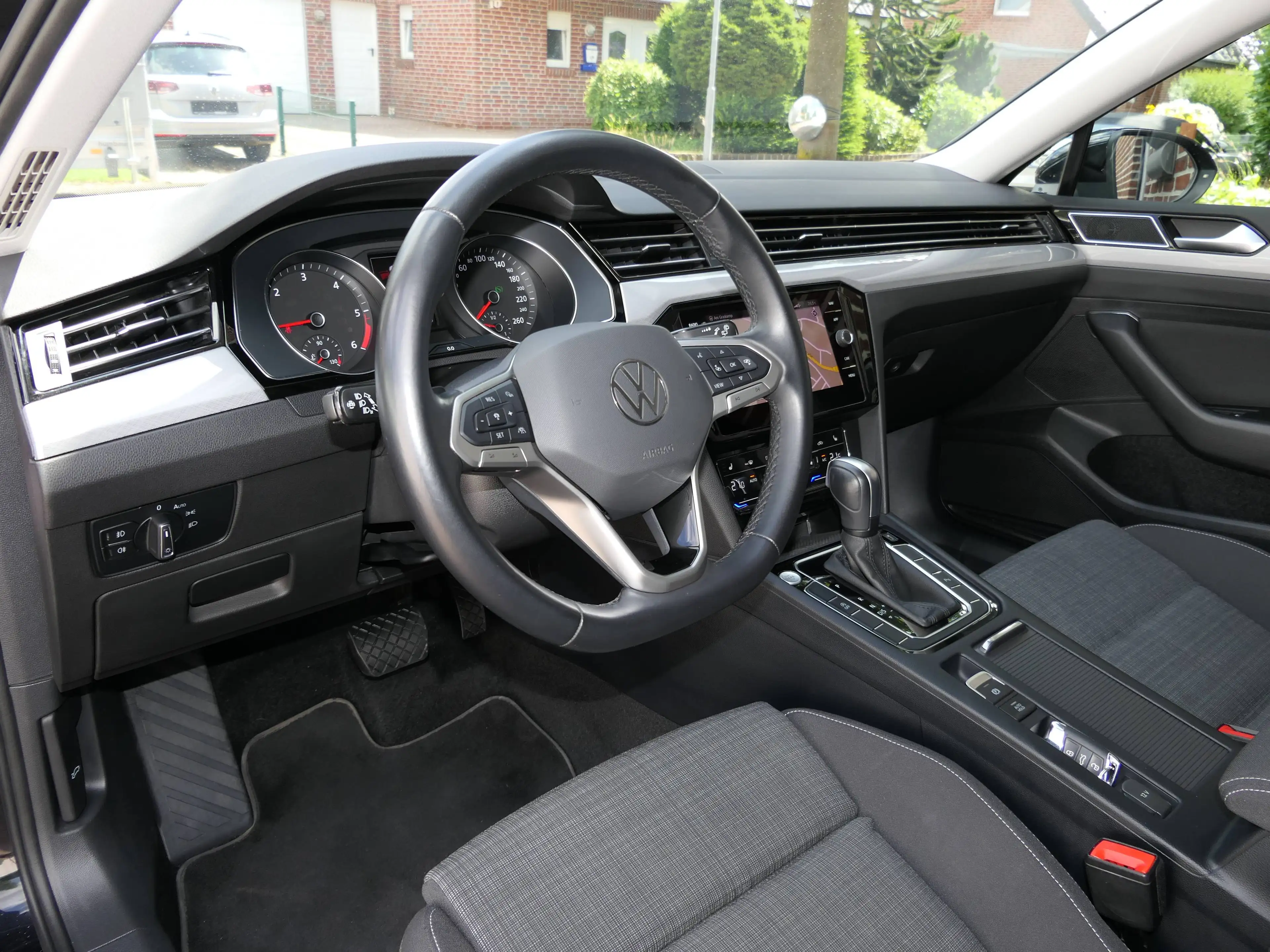Volkswagen Passat Variant VW-PASSAT+VARIANT+TDI+DSG+NAVI+ALU+E-SITZE+LED+AHK+ACC+RFK+TRAVEL-ASSIST — photo 5