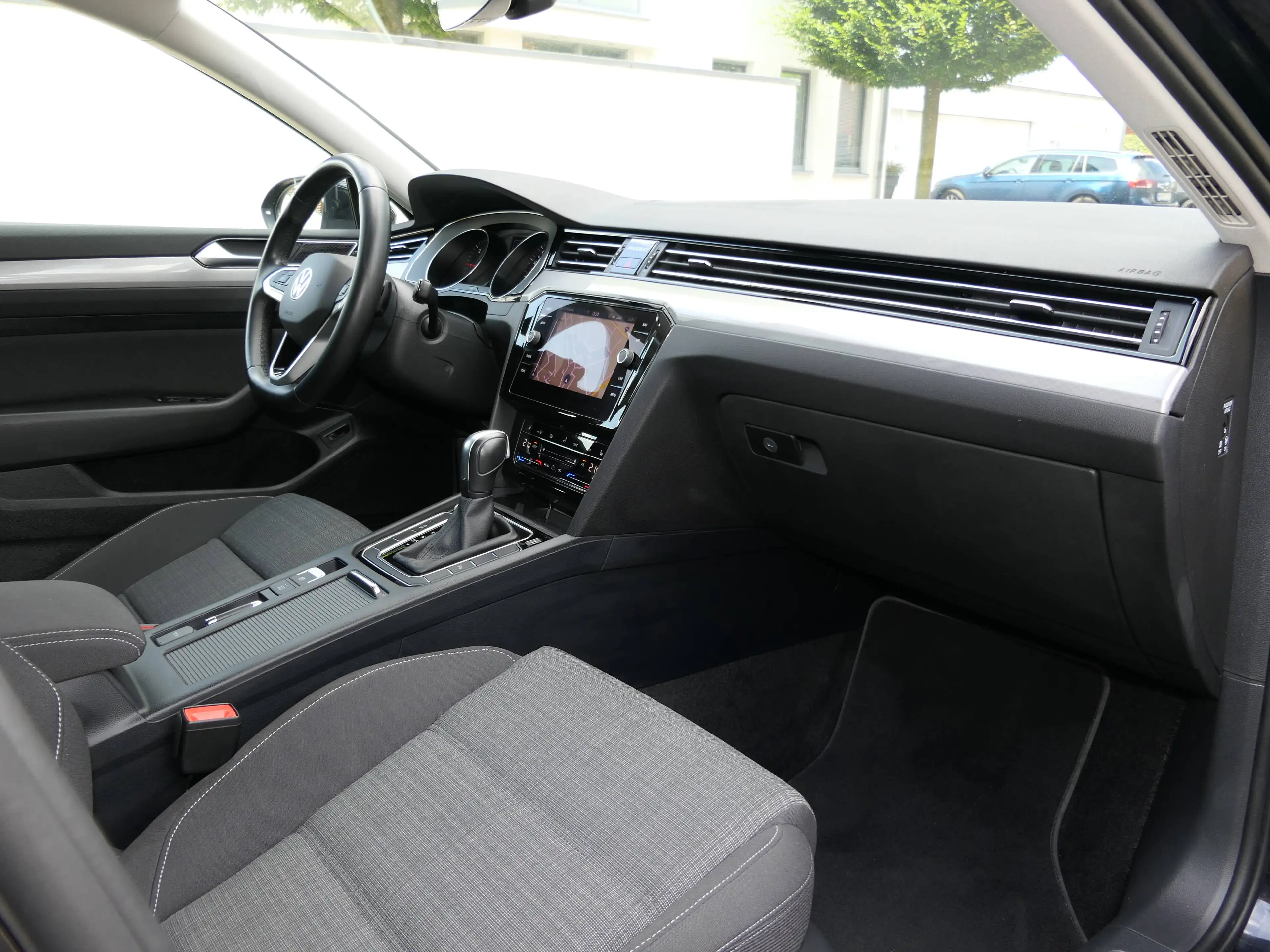 Volkswagen Passat Variant VW-PASSAT+VARIANT+TDI+DSG+NAVI+ALU+E-SITZE+LED+AHK+ACC+RFK+TRAVEL-ASSIST — photo 10