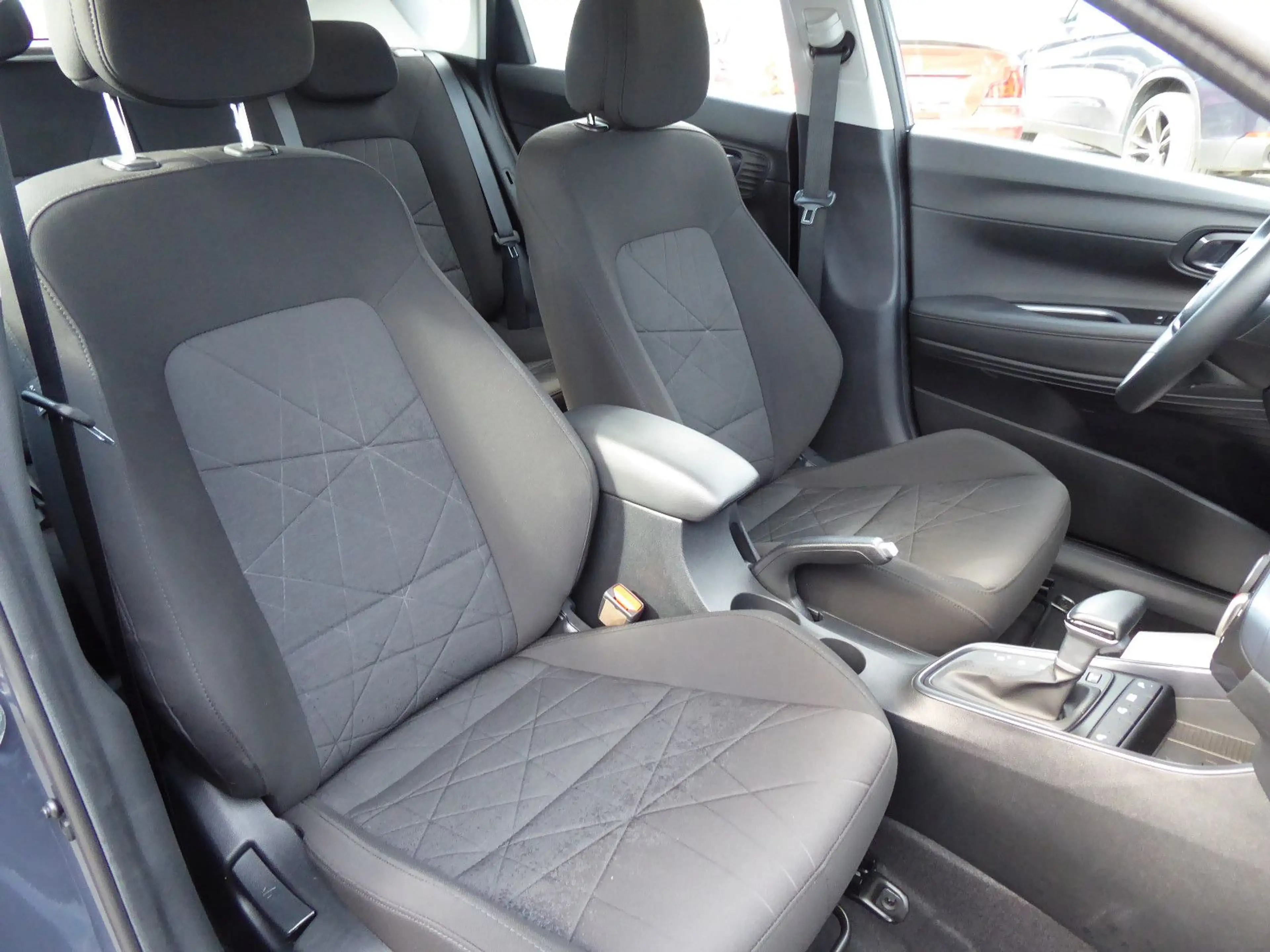 Hyundai BAYON Mild-Hyb. Automatik/Klima/Sitzh./Lenkradh. — photo 11