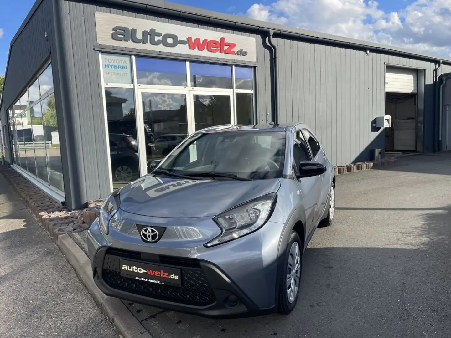 Toyota Aygo X Business Edition Grau - 1