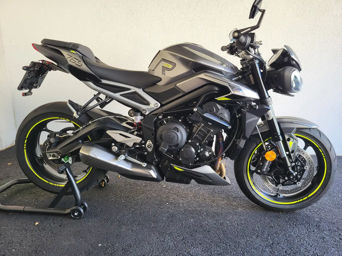 Triumph Street Triple 765 Silber - 1