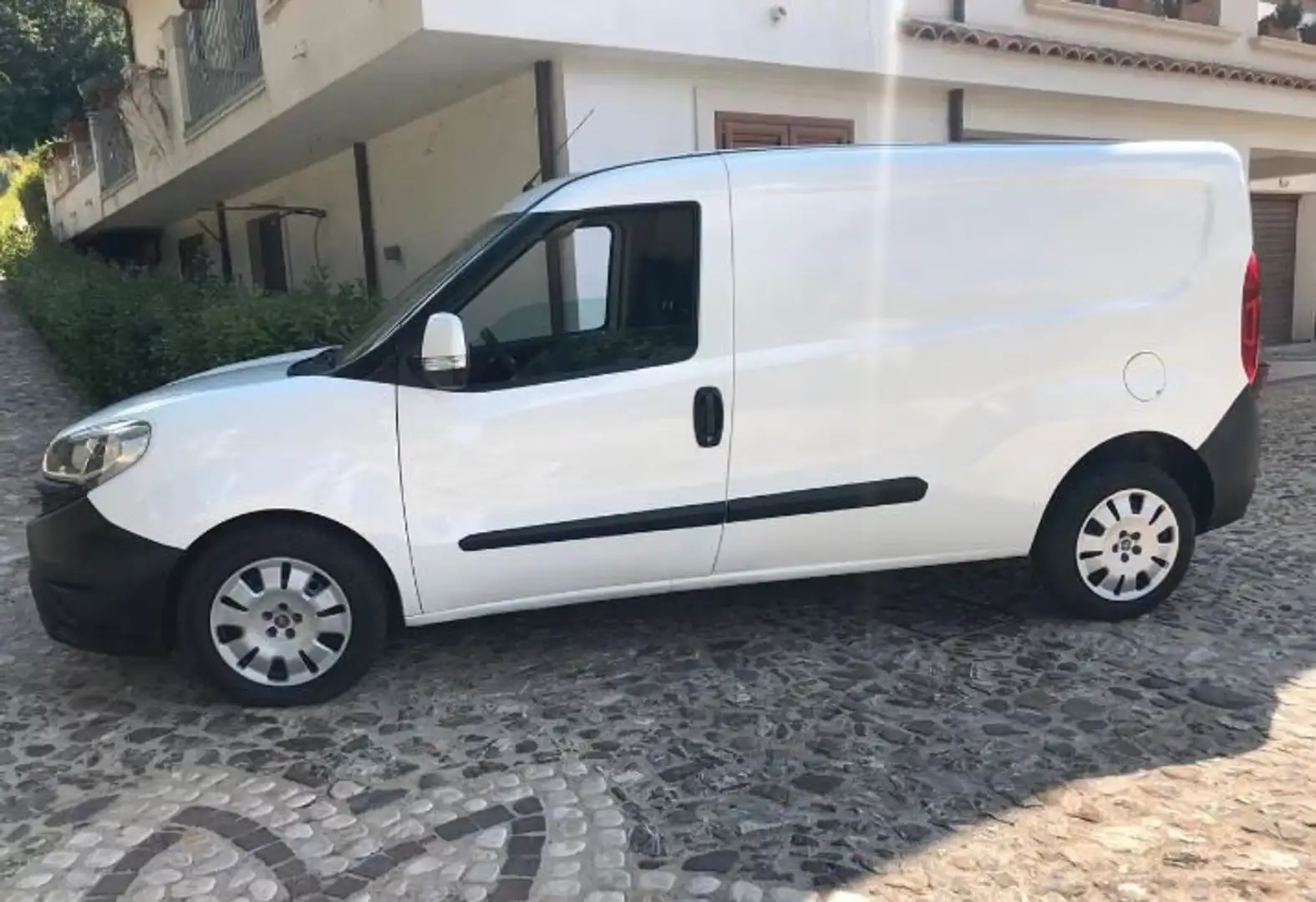Fiat Doblo 1.6 MJT 105CV Cargo Maxi XL Lamierato SX Weiß - 1