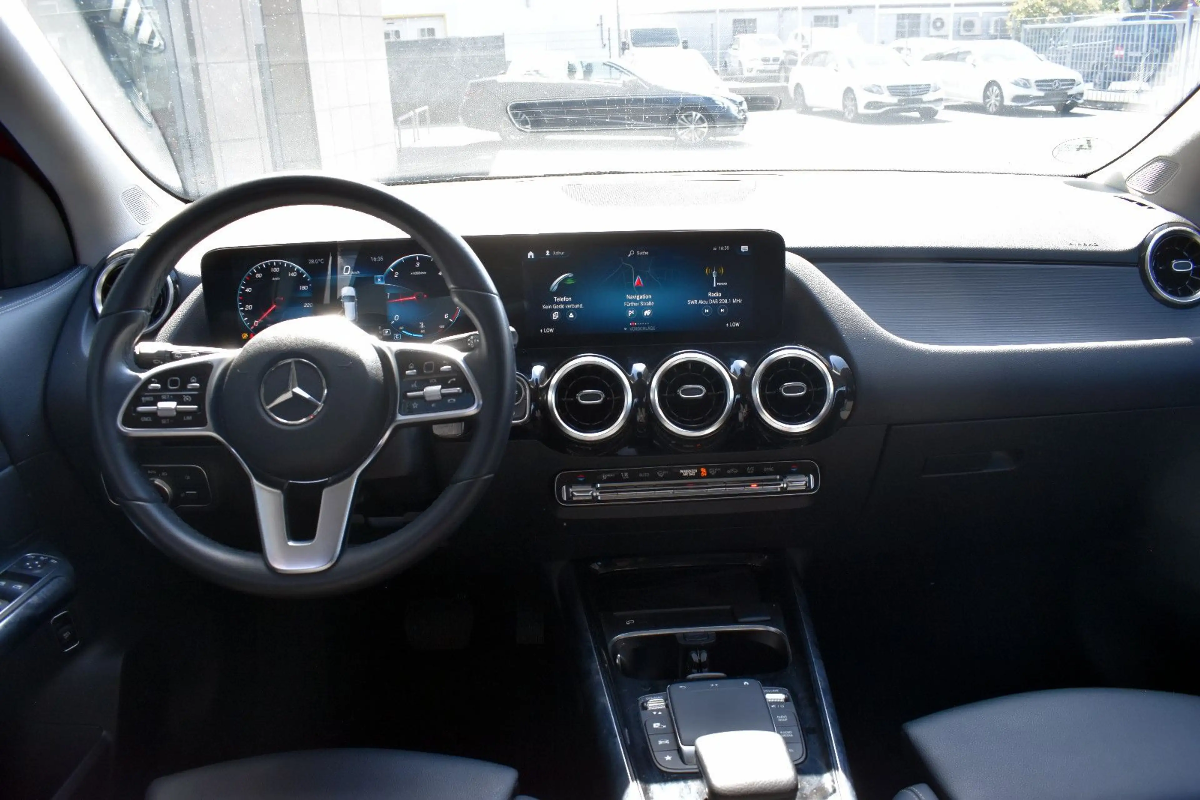 Mercedes-Benz GLA 220 GLA220d 4M *Designo*Kamera*Night-Paket*LED* — photo 14