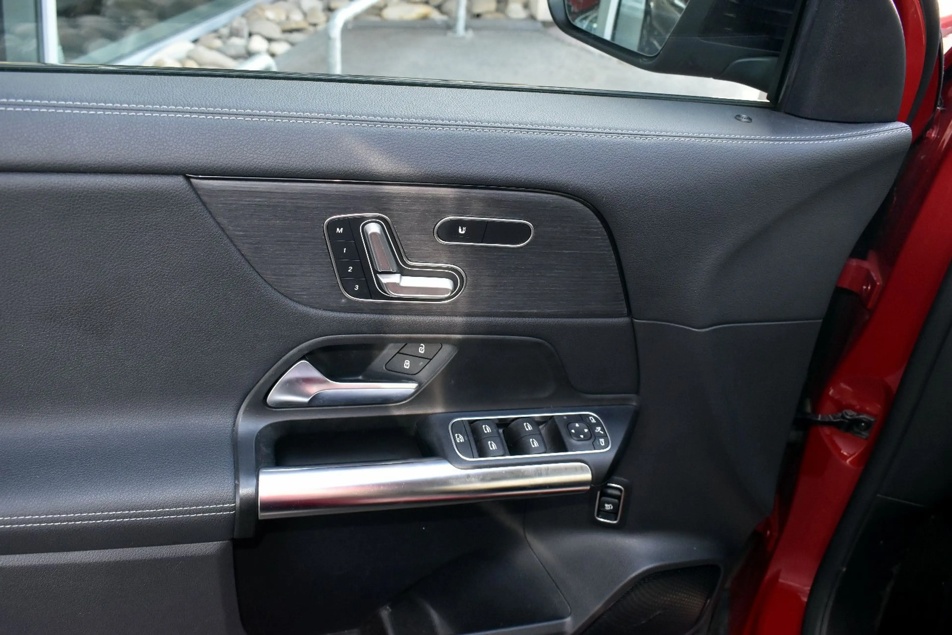 Mercedes-Benz GLA 220 GLA220d 4M *Designo*Kamera*Night-Paket*LED* — photo 8
