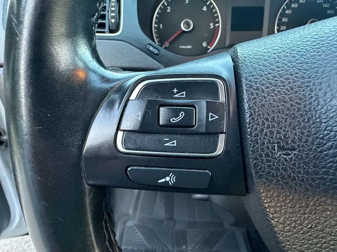 Volkswagen Jetta снимка Volkswagen Jetta