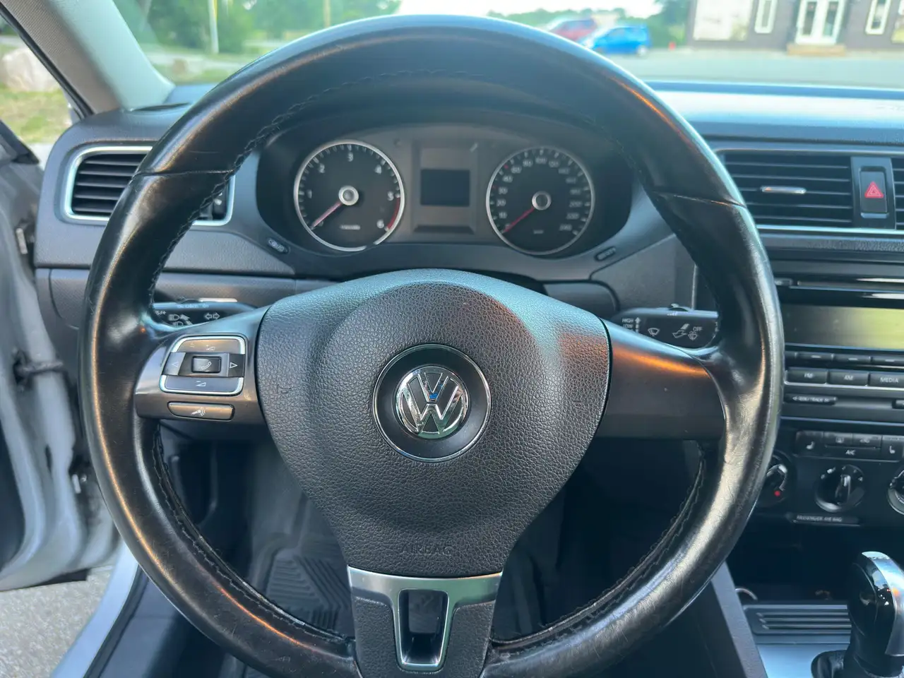 Volkswagen Jetta снимка Volkswagen Jetta