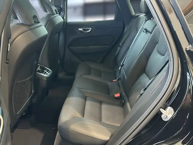 Volvo XC60 view 15