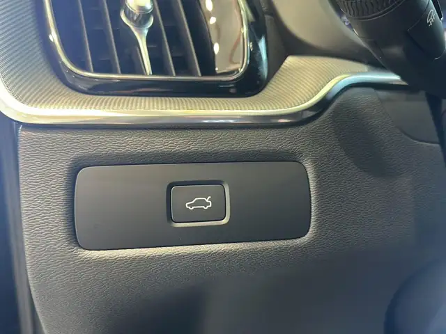 Volvo XC60 view 14