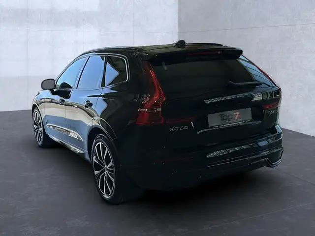 Volvo XC60 view 5