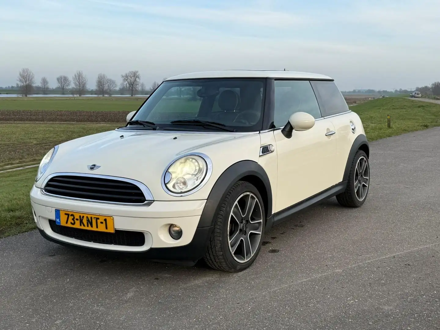 MINI One Mini 1.4 50 Anniversary MK II met pano en lederen Weiß - 2