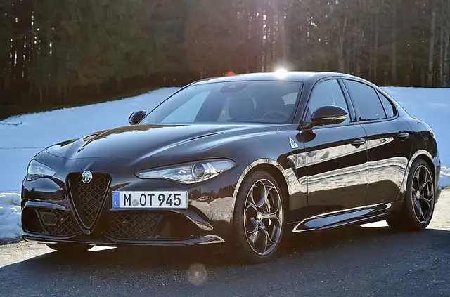 Alfa Romeo Giulia Giulia Quadrifoglio 2,9 Alfa 510 ATX RWD Quadrifoglio Ansicht 14