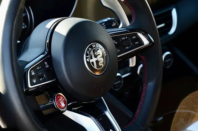Alfa Romeo Giulia Giulia Quadrifoglio 2,9 Alfa 510 ATX RWD Quadrifoglio Ansicht 5