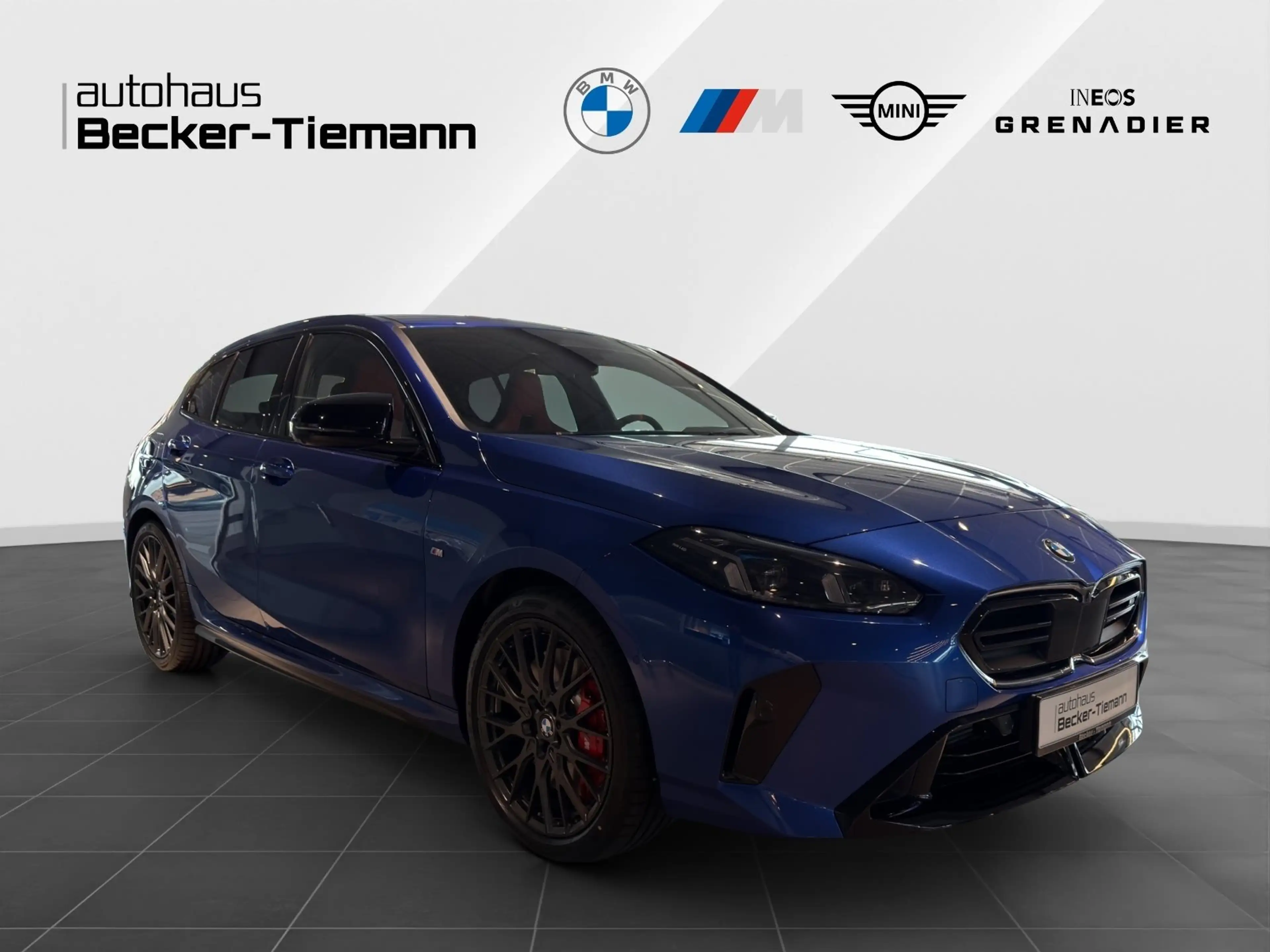 BMW M1 35i xDrive — photo 7