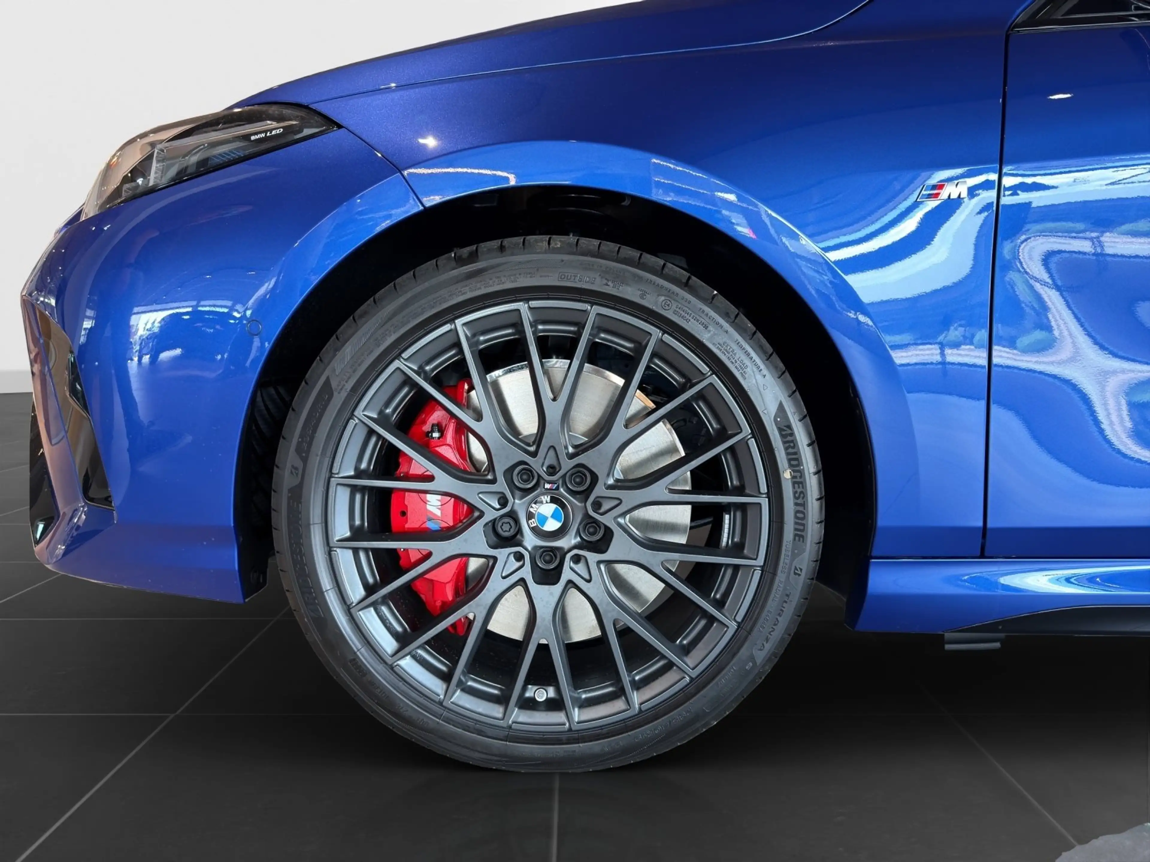 BMW M1 35i xDrive — photo 8