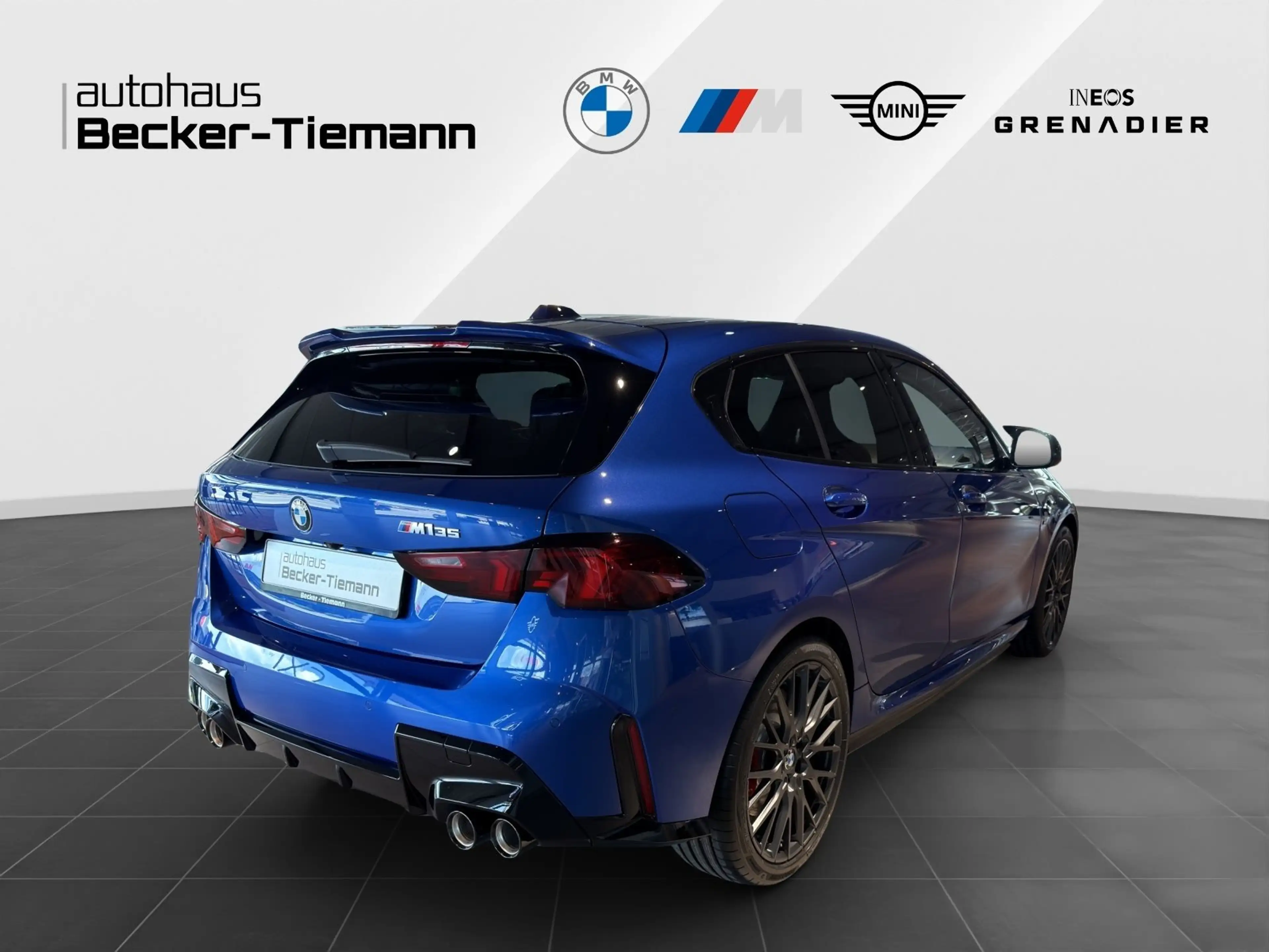 BMW M1 35i xDrive — photo 6