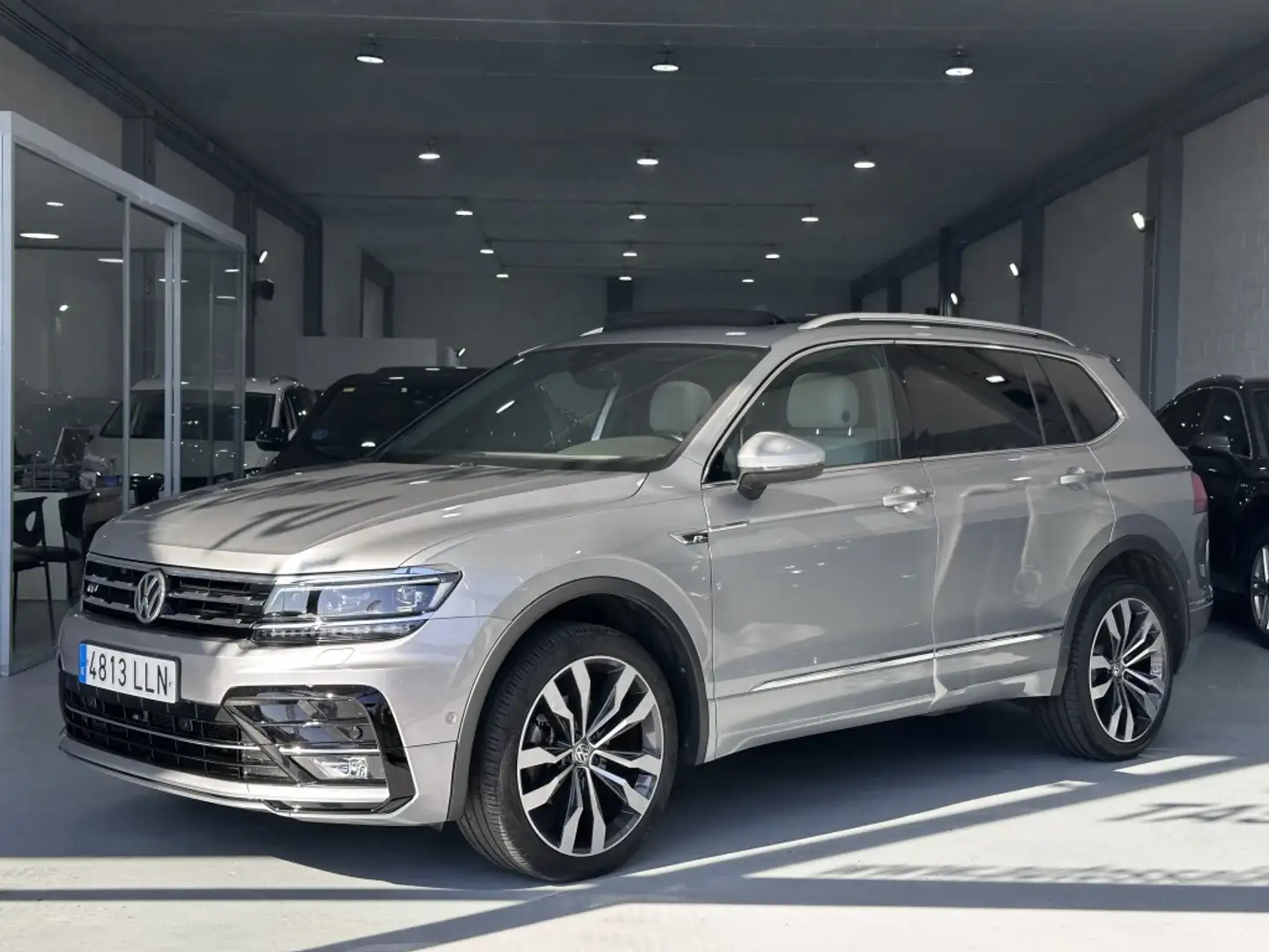Volkswagen Tiguan Allspace 2.0TDI R-Line 4Motion DSG 110kW Gris - 1
