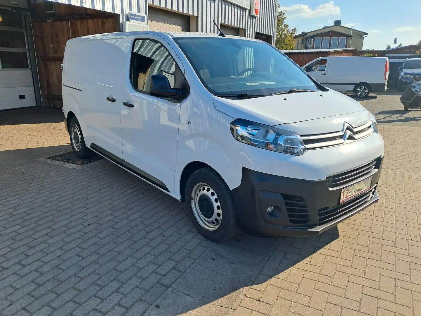 Citroen Jumpy M BlueHDi 145  Club AHK Weiß - 2