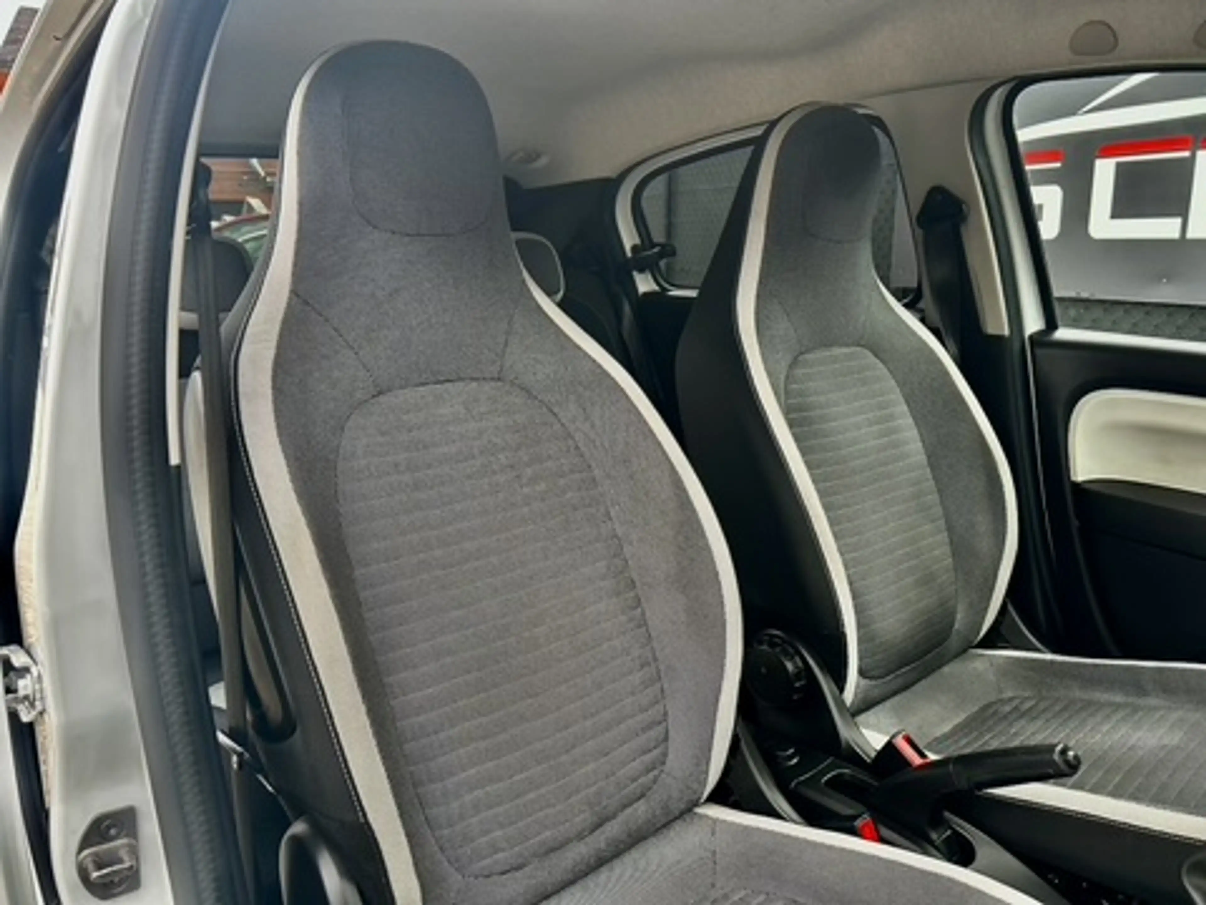 Renault Twingo 1.0i 12v*1erPROPRIETAIRE*FAIBLES TAXES*AIRCO* — photo 12