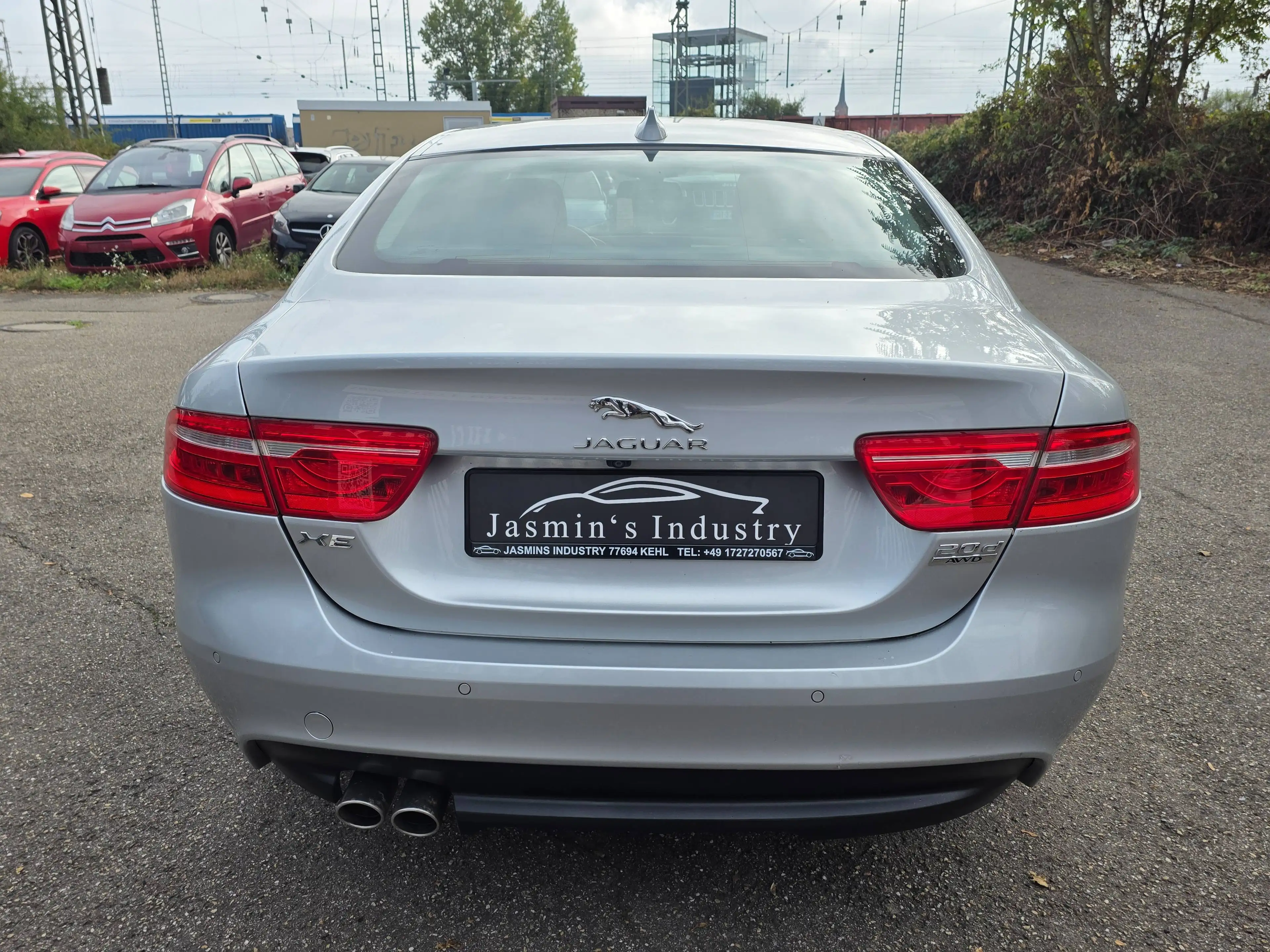 Jaguar XE 20D Prestige AWD Lim. Automatik Leder Kamera — photo 4