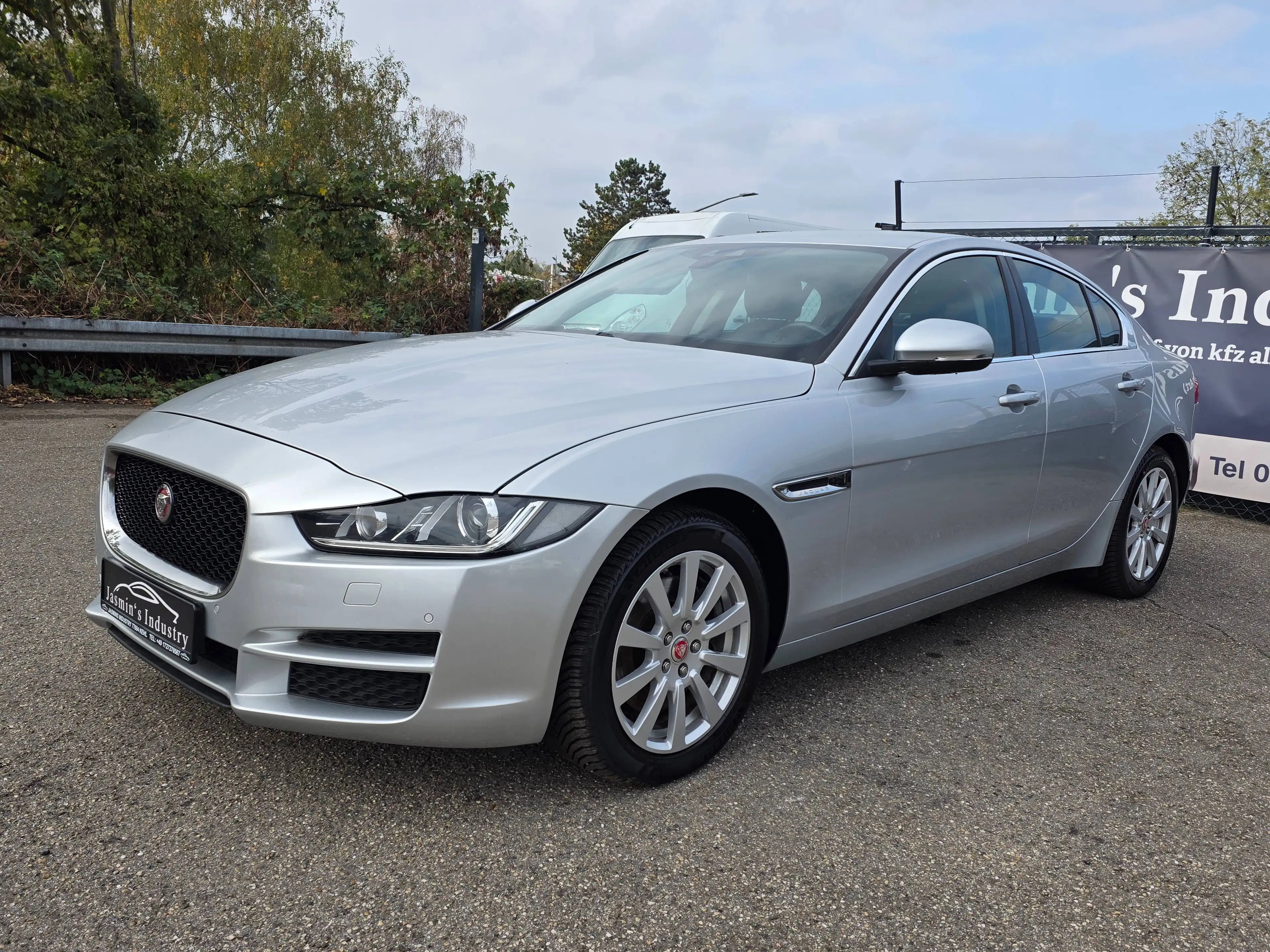Jaguar XE 20D Prestige AWD Lim. Automatik Leder Kamera