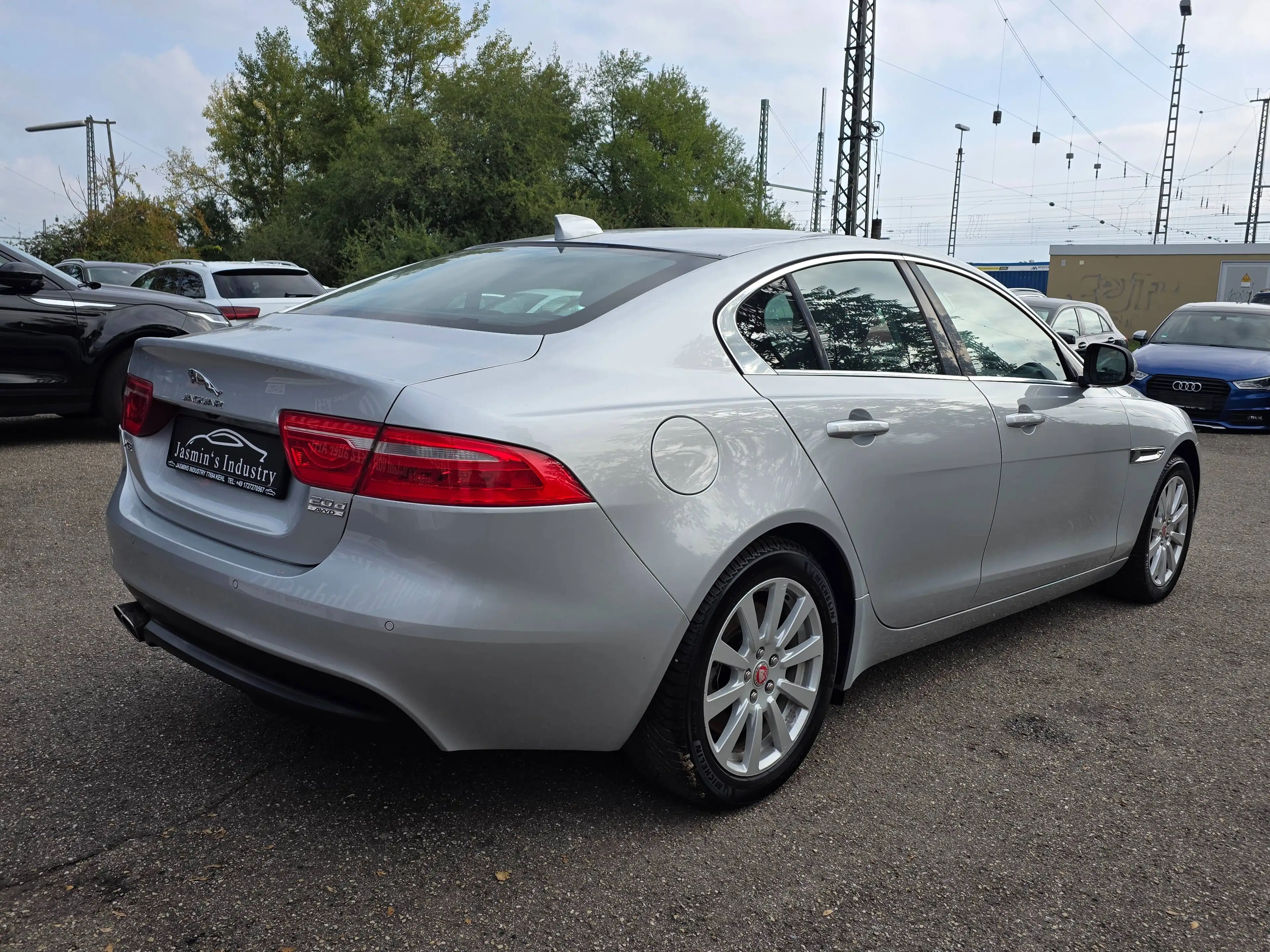 Jaguar XE 20D Prestige AWD Lim. Automatik Leder Kamera — photo 6