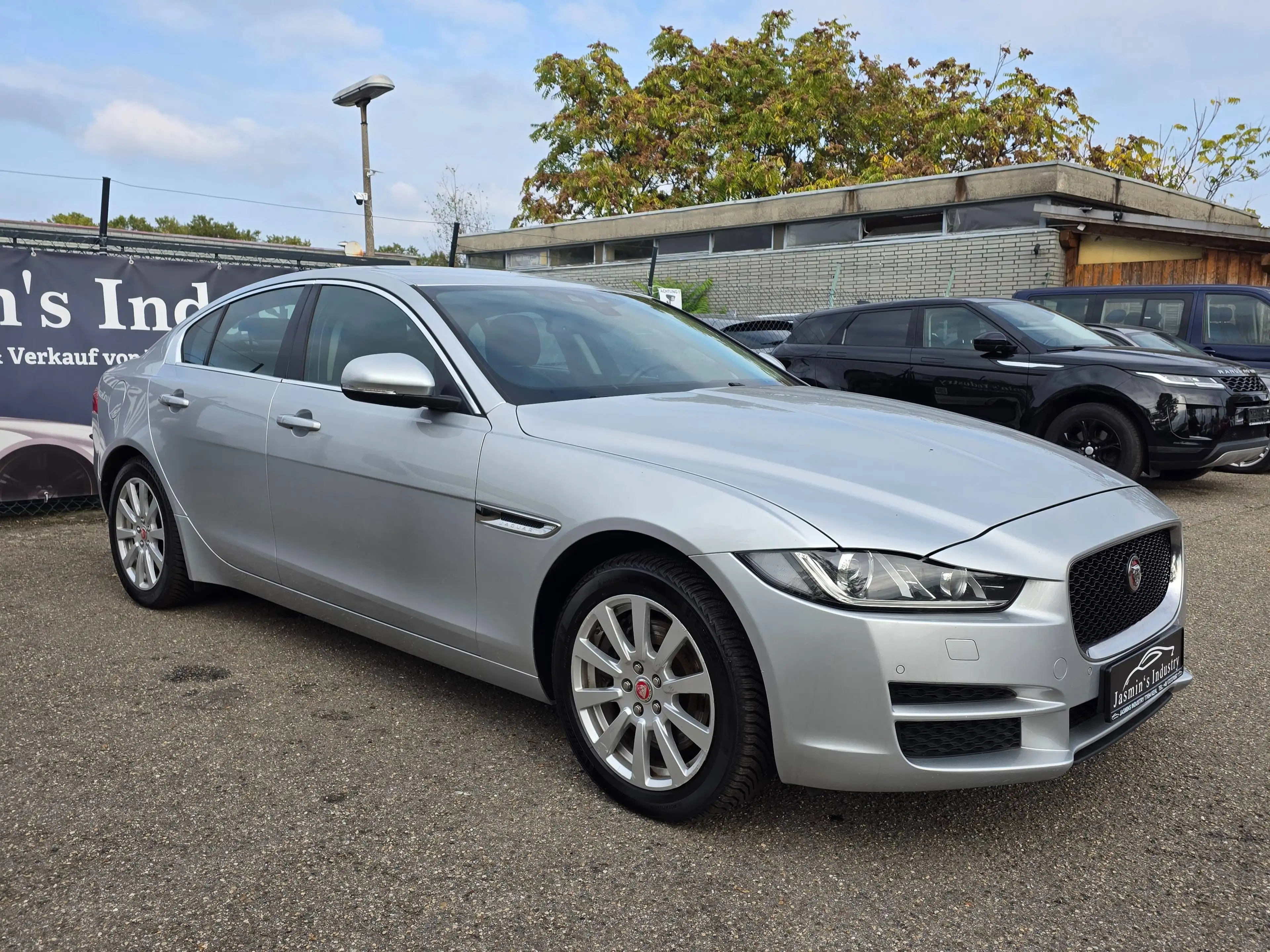 Jaguar XE 20D Prestige AWD Lim. Automatik Leder Kamera — photo 3