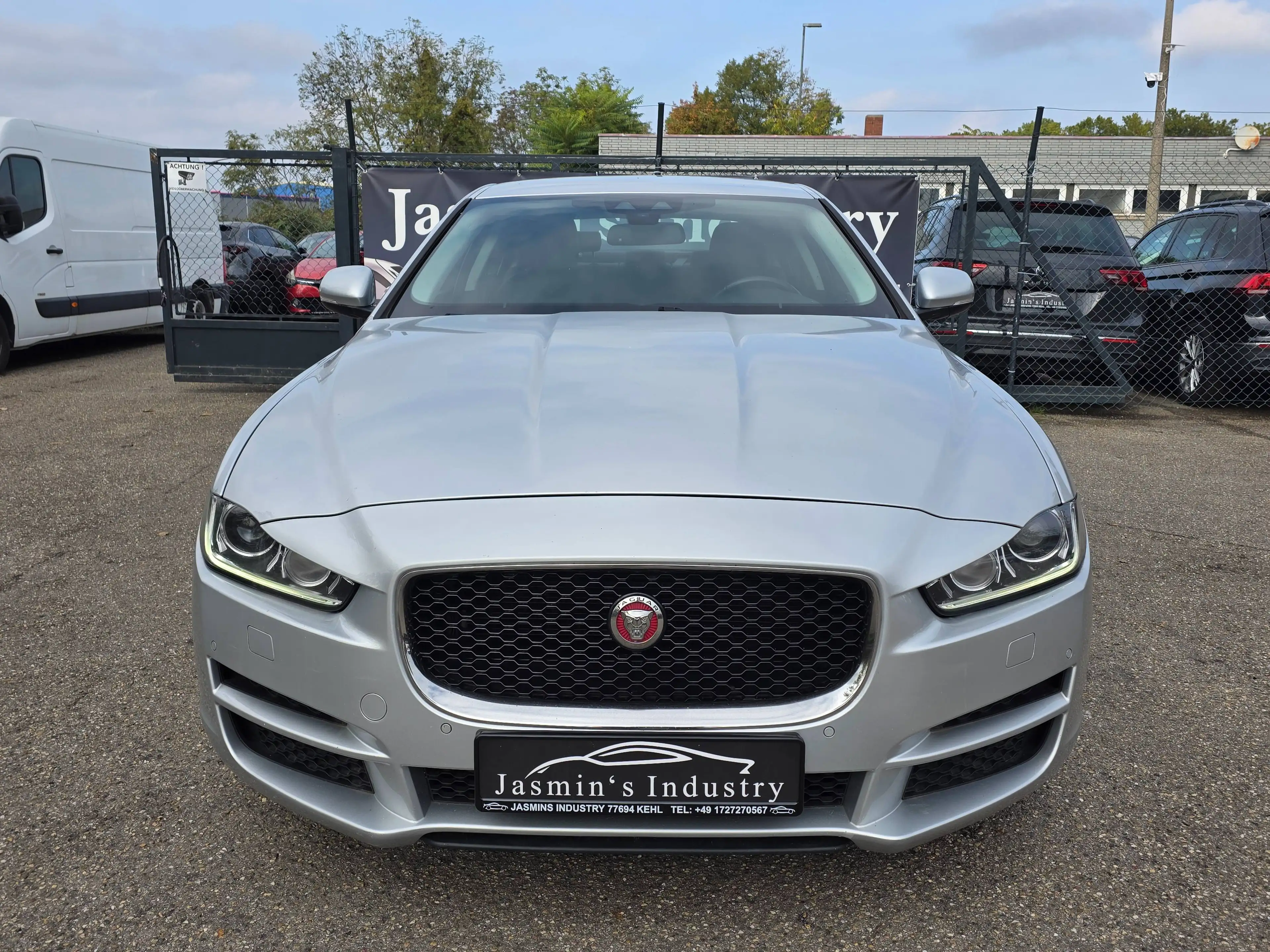 Jaguar XE 20D Prestige AWD Lim. Automatik Leder Kamera — photo 2