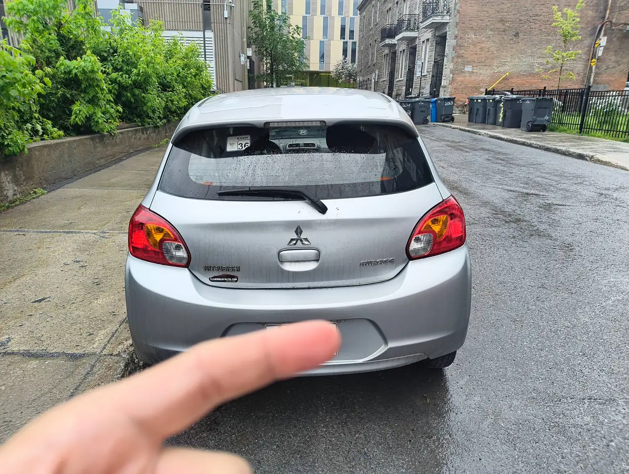 Mitsubishi Mirage снимка Mitsubishi Mirage