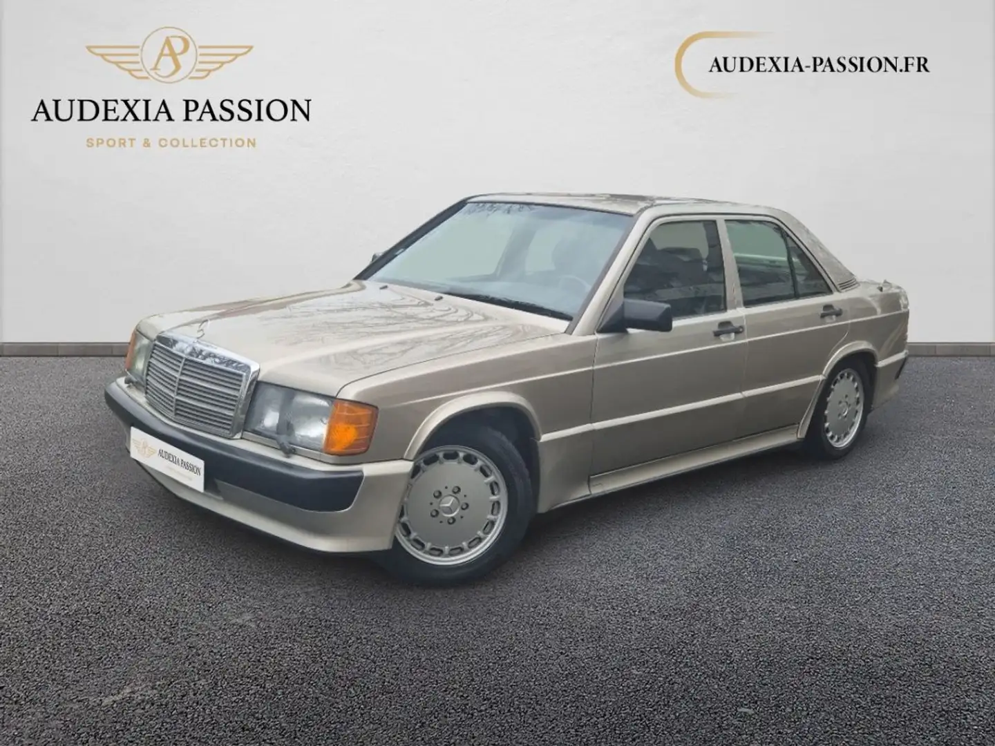 Mercedes-Benz 190 E E 2.5 16V Beige - 1